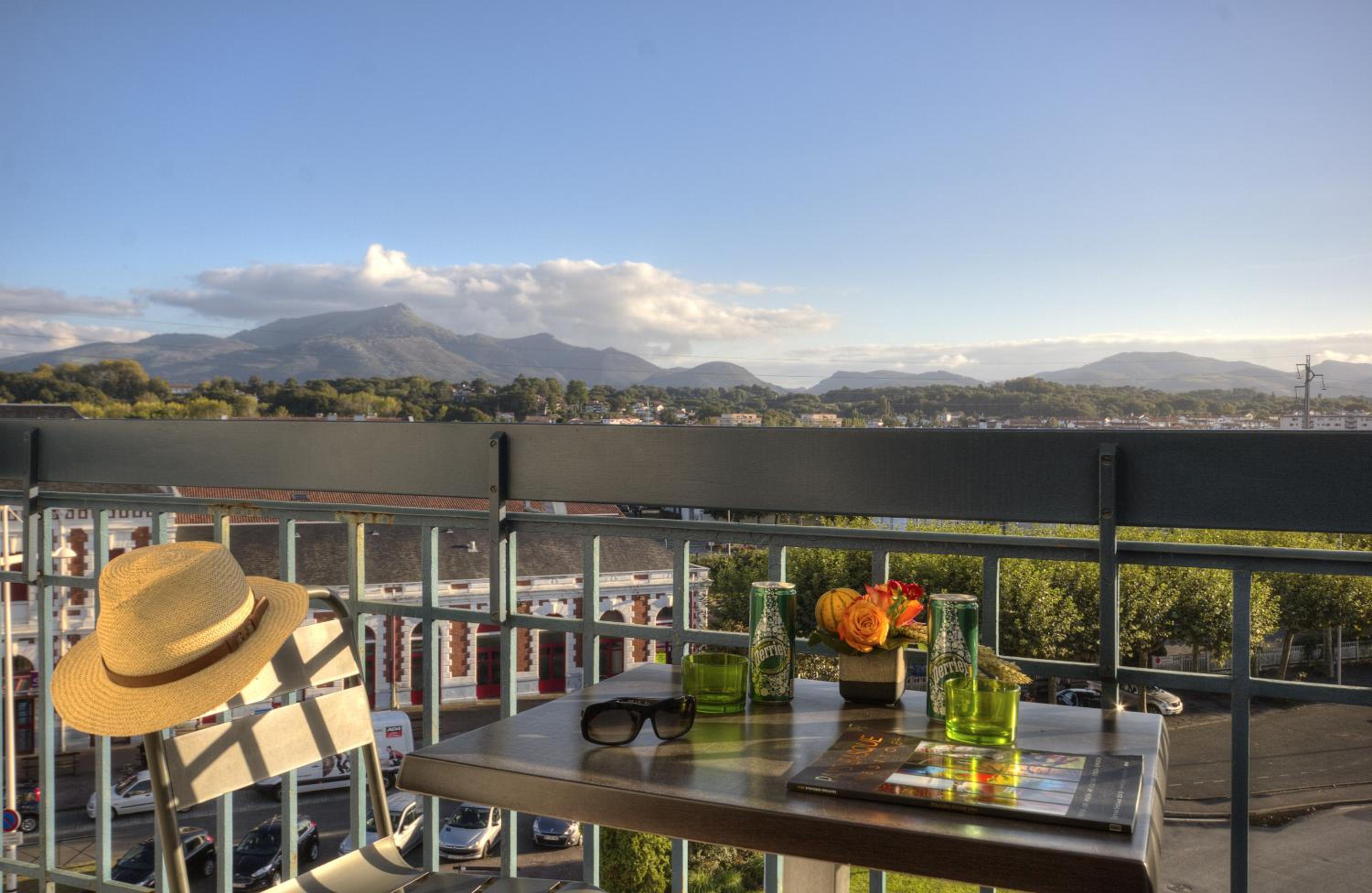 King Room with Balcony photo 2