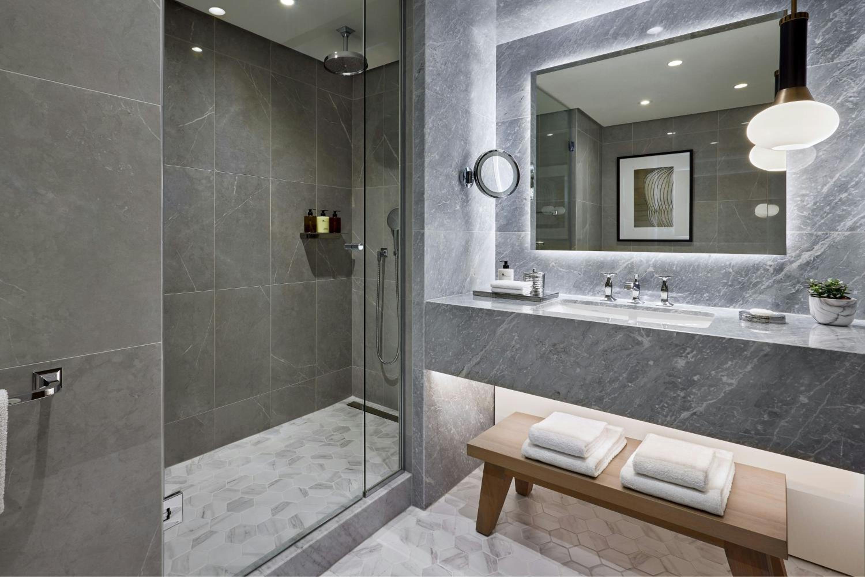 Eiffel Tower Presidential Suite