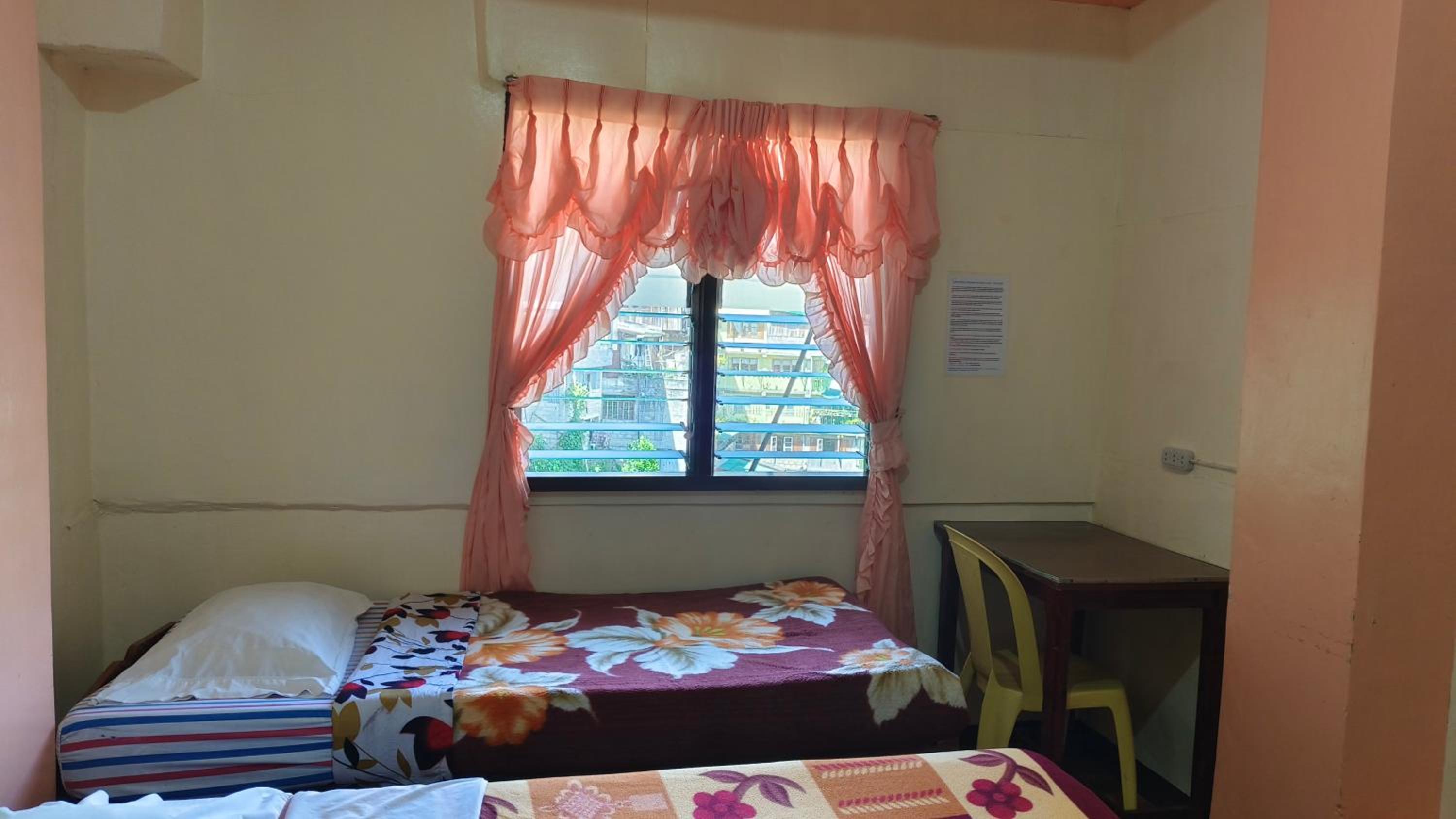 Triple Room with Private Bathroom photo 2