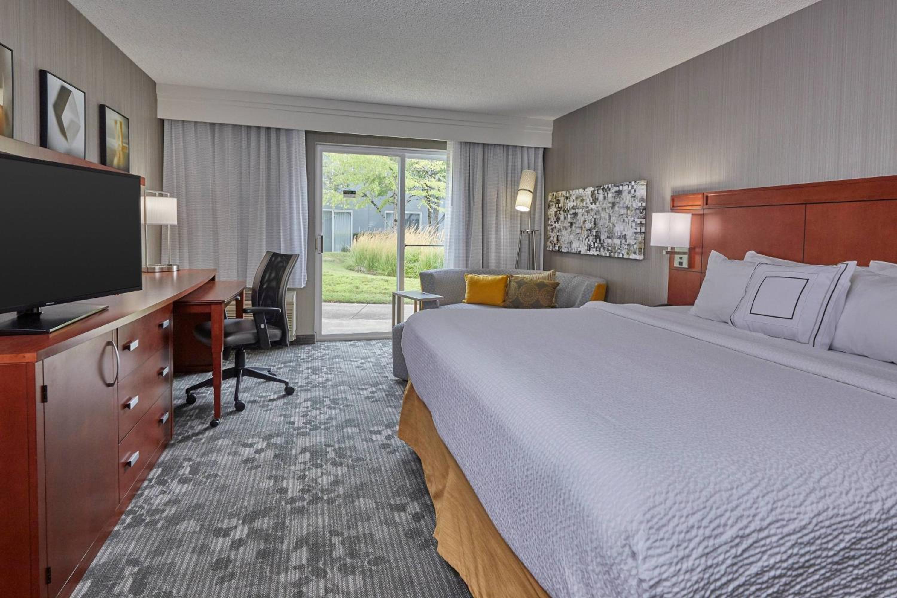 Junior King Suite with Roll-In Shower - Mobility and Hearing Accessible