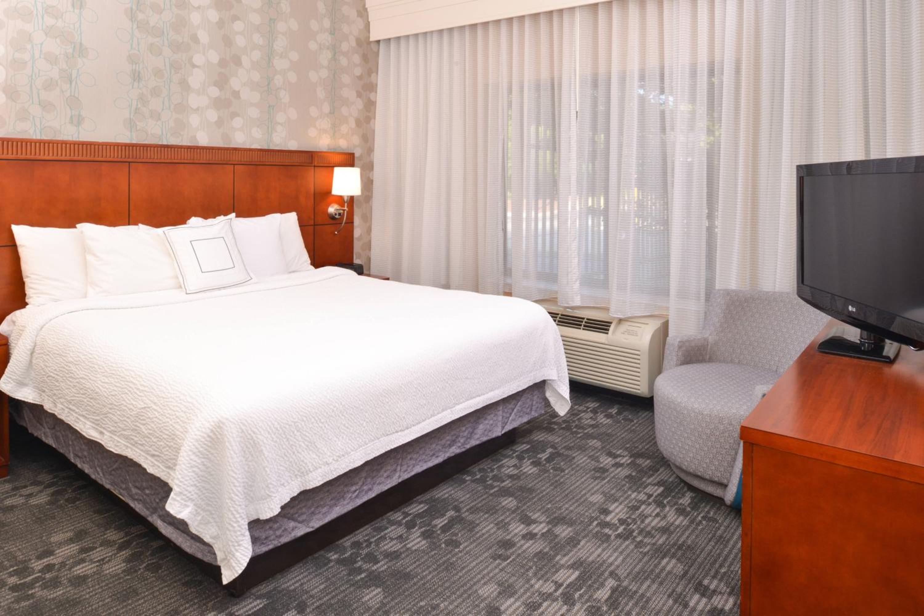 King Suite with Sofa Bed photo 2