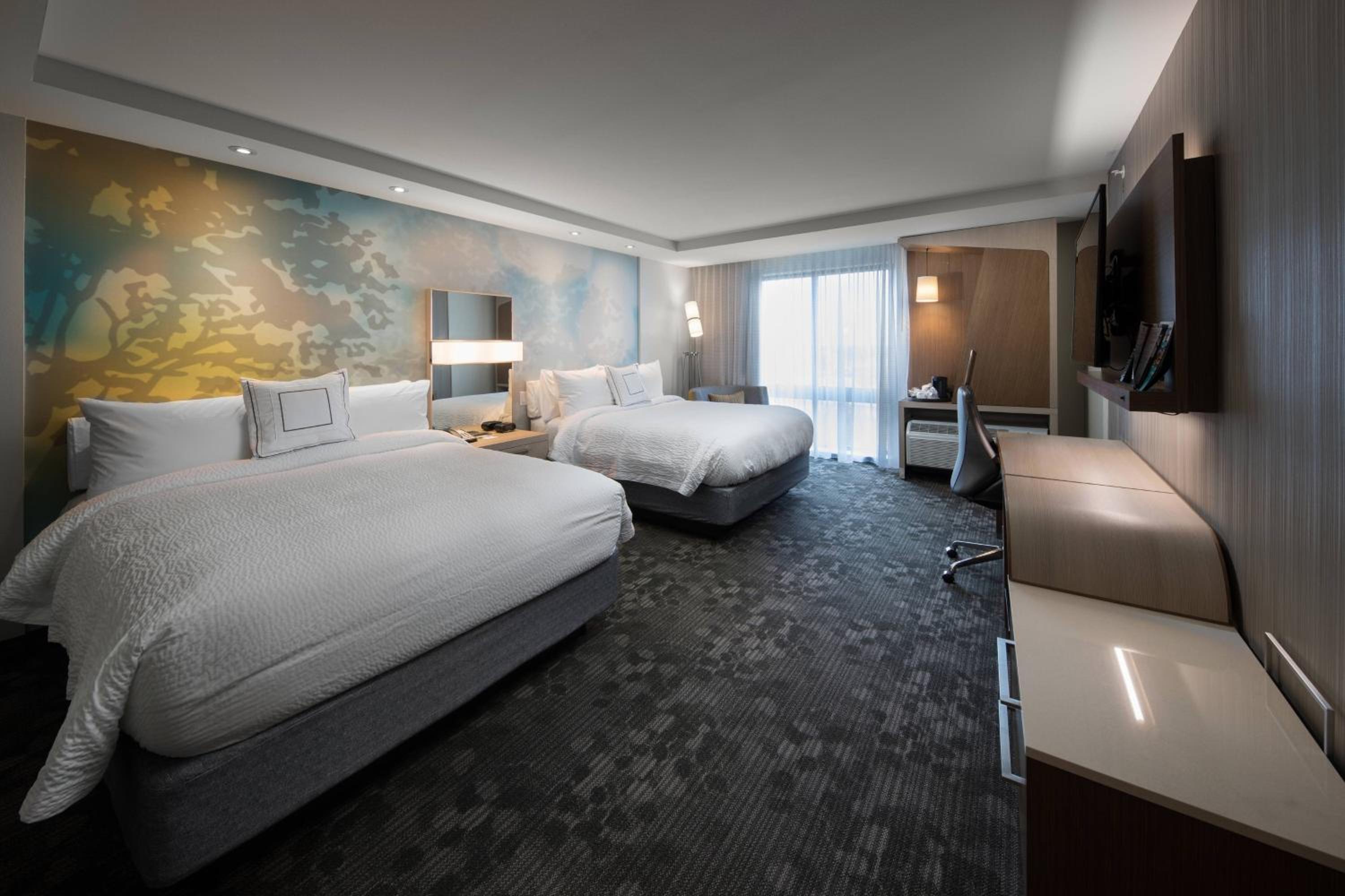 Queen Room with Two Queen Beds and Adapted Tub - Mobility and Hearing Accessible
