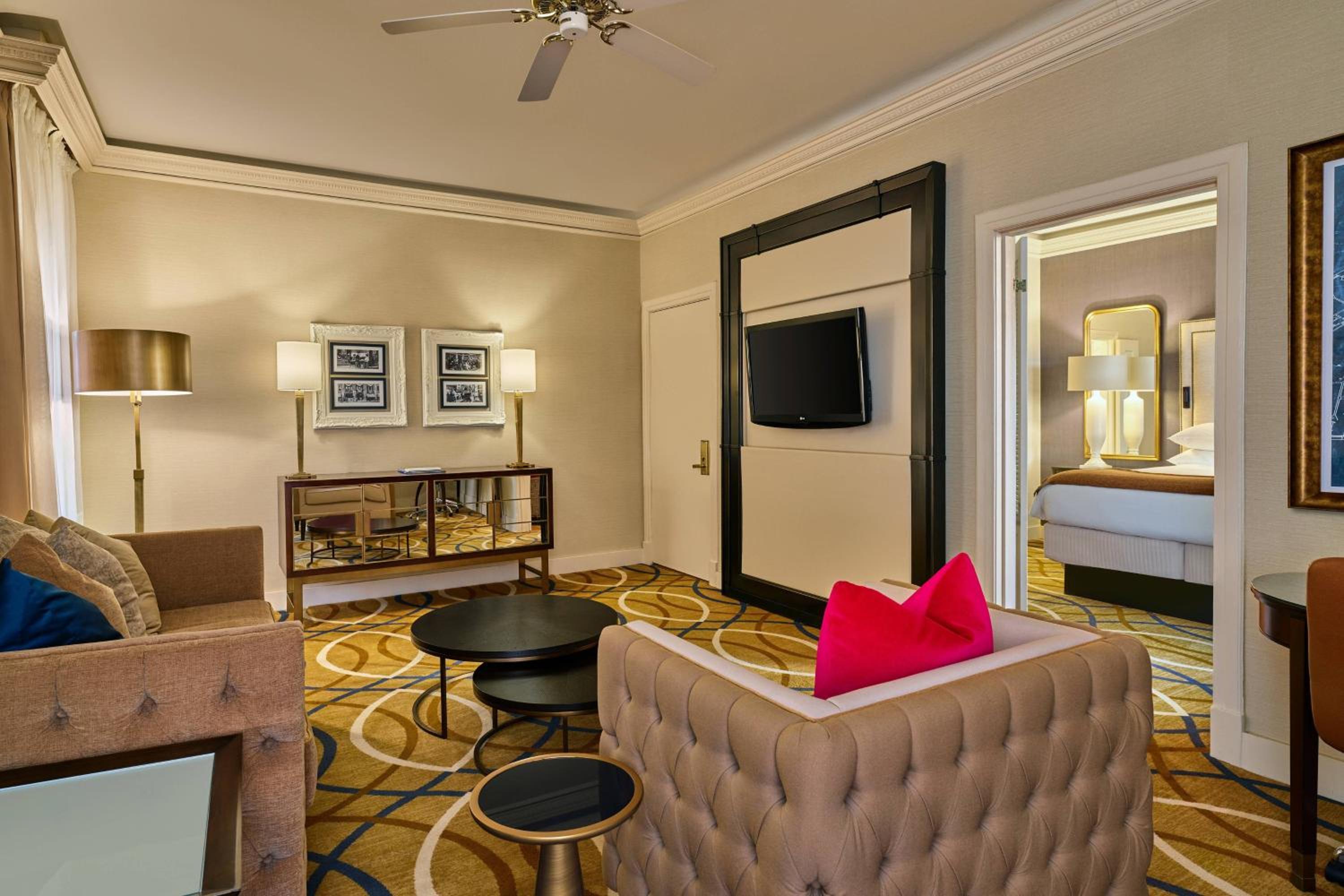 One-Bedroom Palace Suite with City View