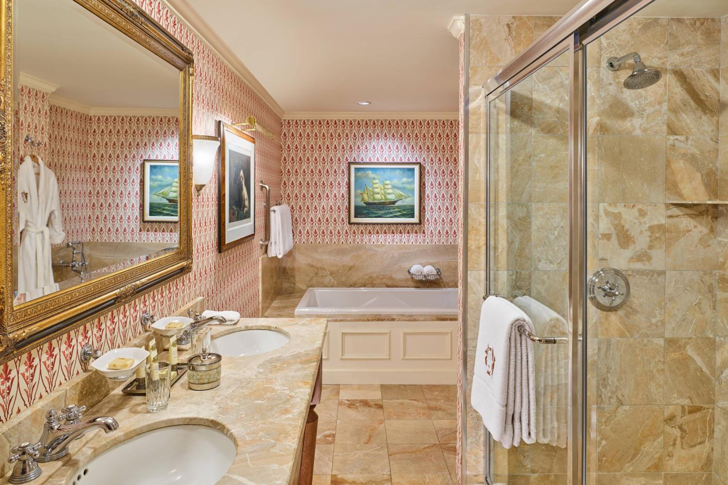 One-Bedroom Presidential King Suite with City View thumbnail 6