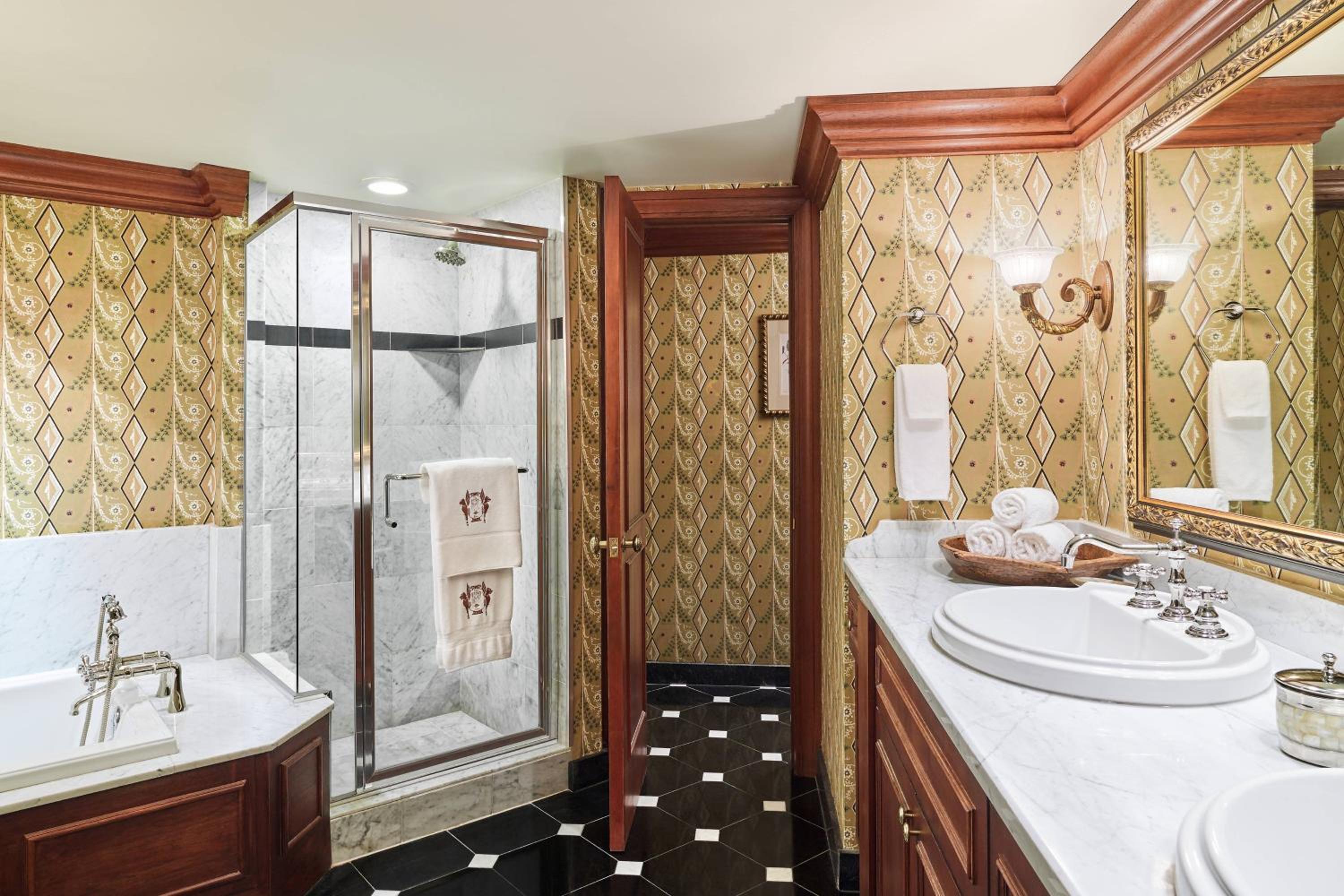 One-Bedroom Presidential King Suite with City View