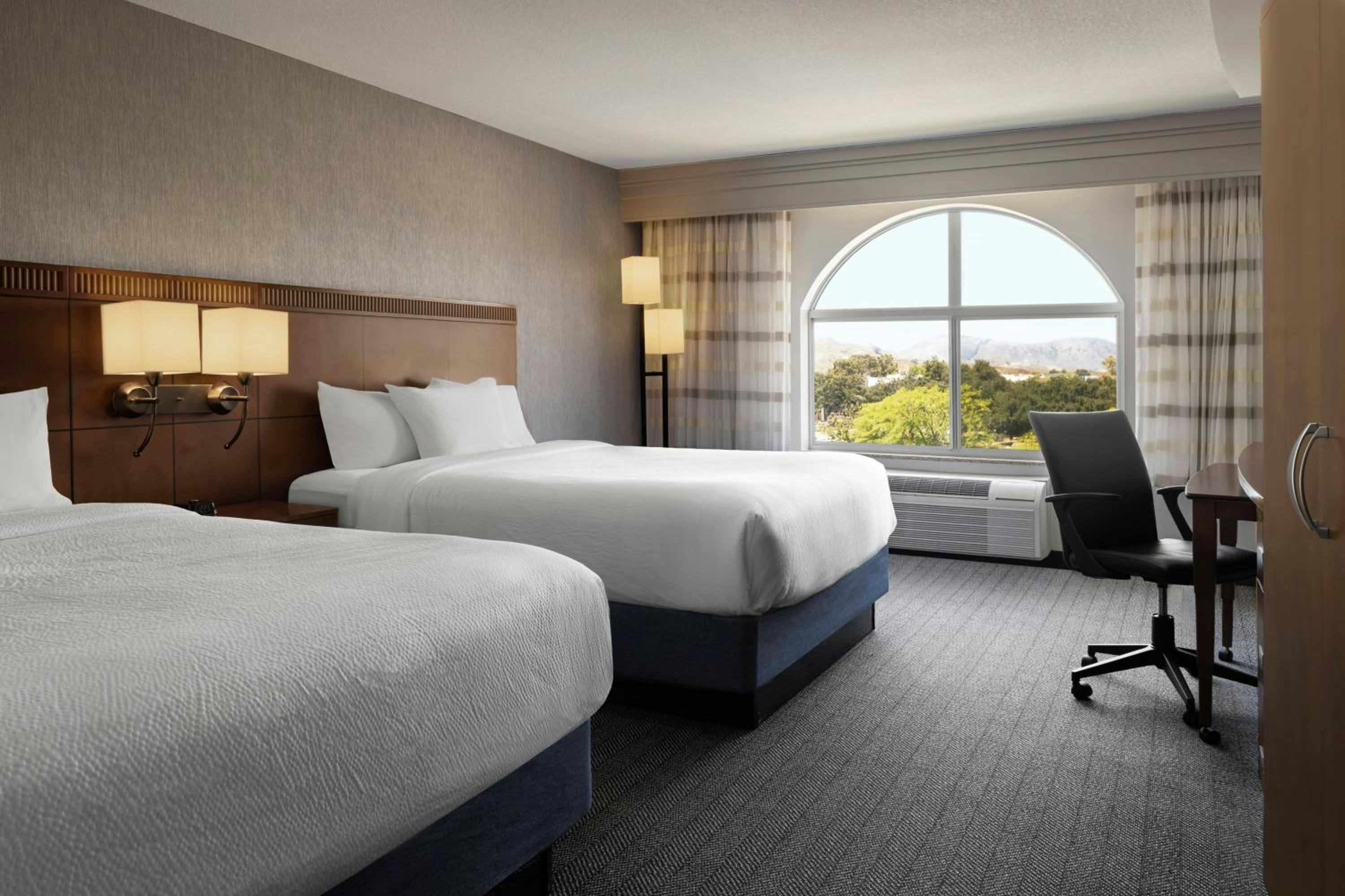 Queen Room with Two Queen Beds - Hearing Accessible
