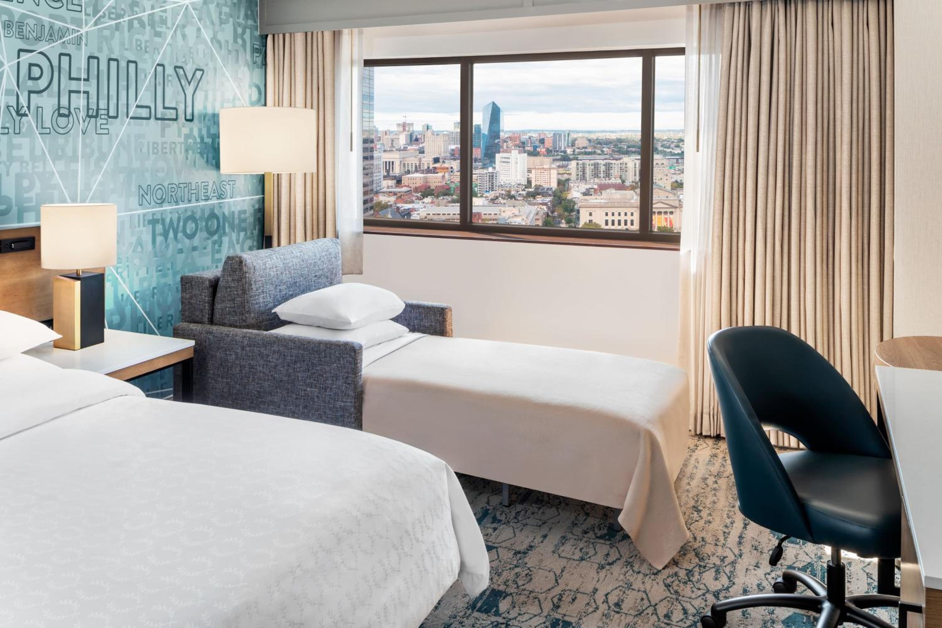King Room with Roll-in Shower - Mobility and Hearing Accessible - Photo 5