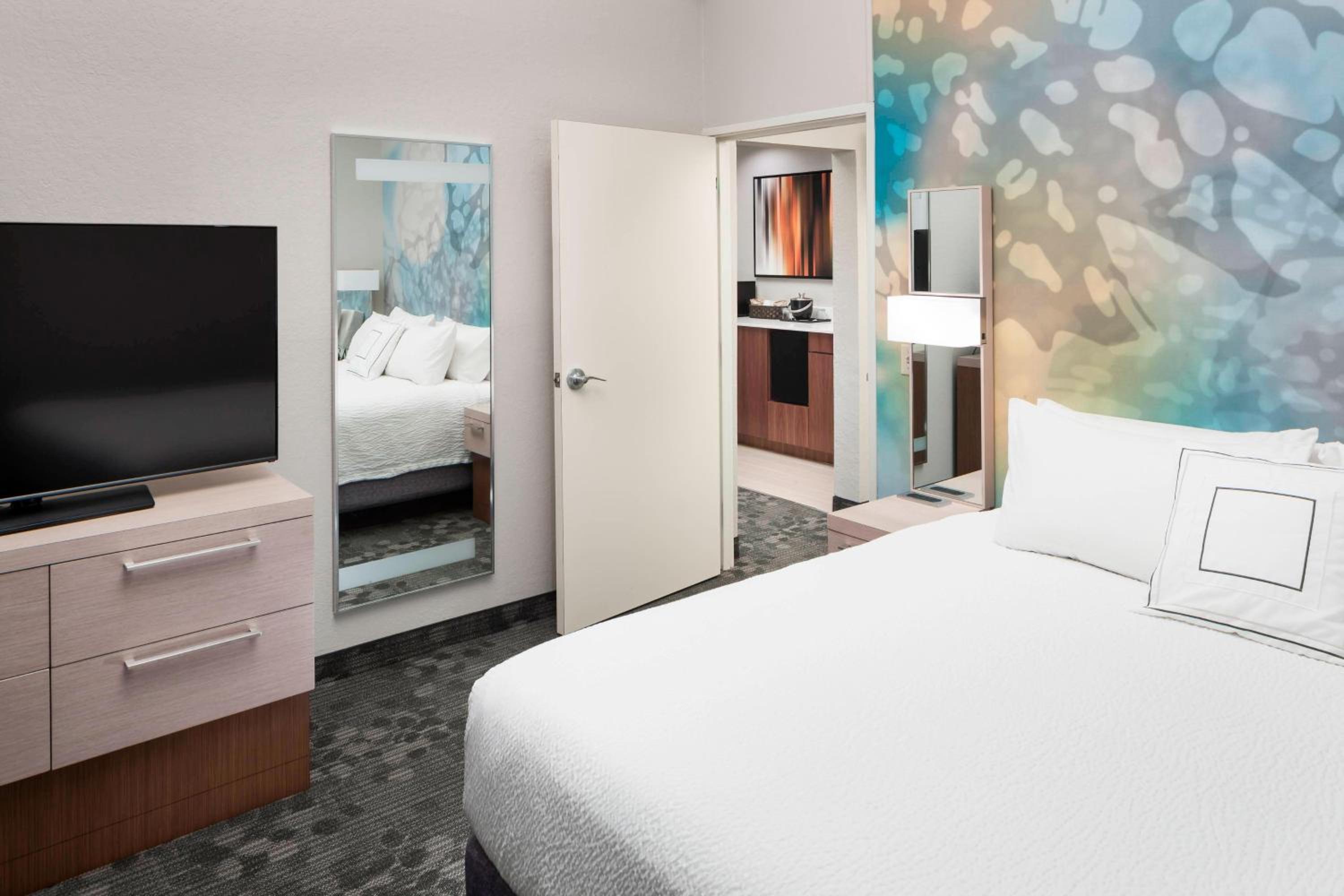 One-Bedroom King Suite with Balcony and Sofa Bed - Photo 1