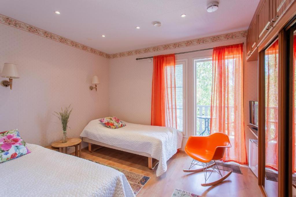 Double Room with Patio - Photo 2