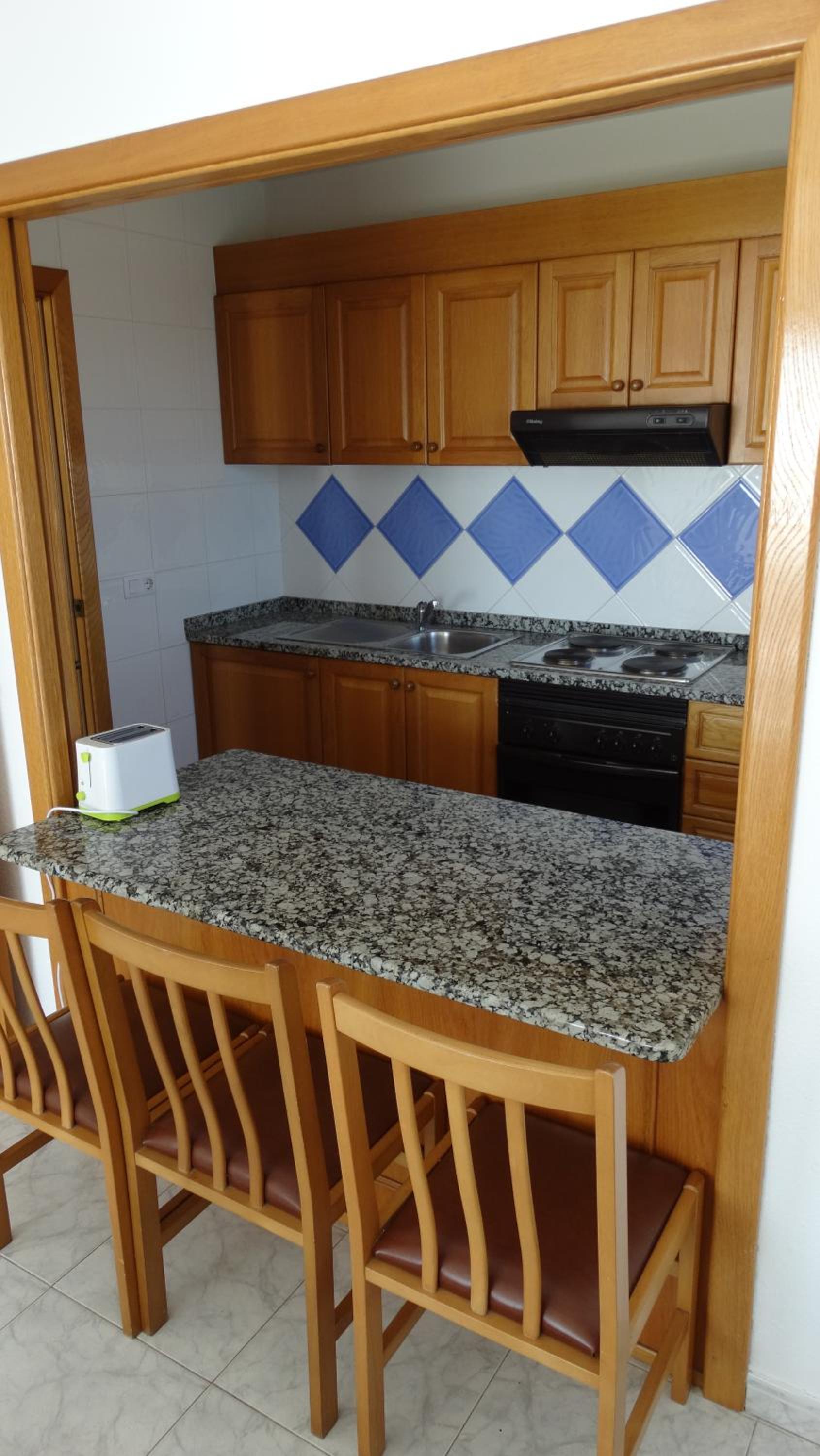 Three-Bedroom Apartment with Sea View (4-6 Adults) photo 2