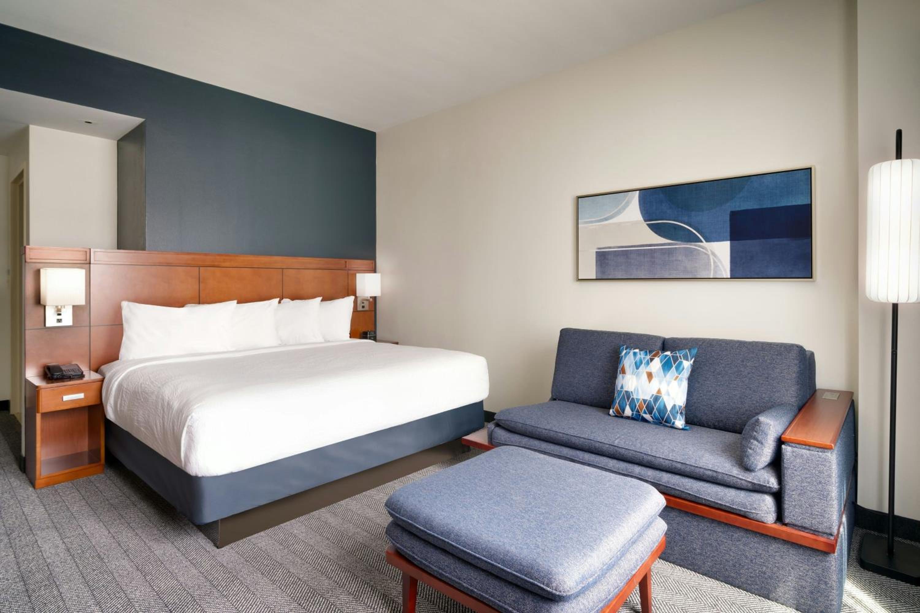 King Room with Sofa Bed photo 3