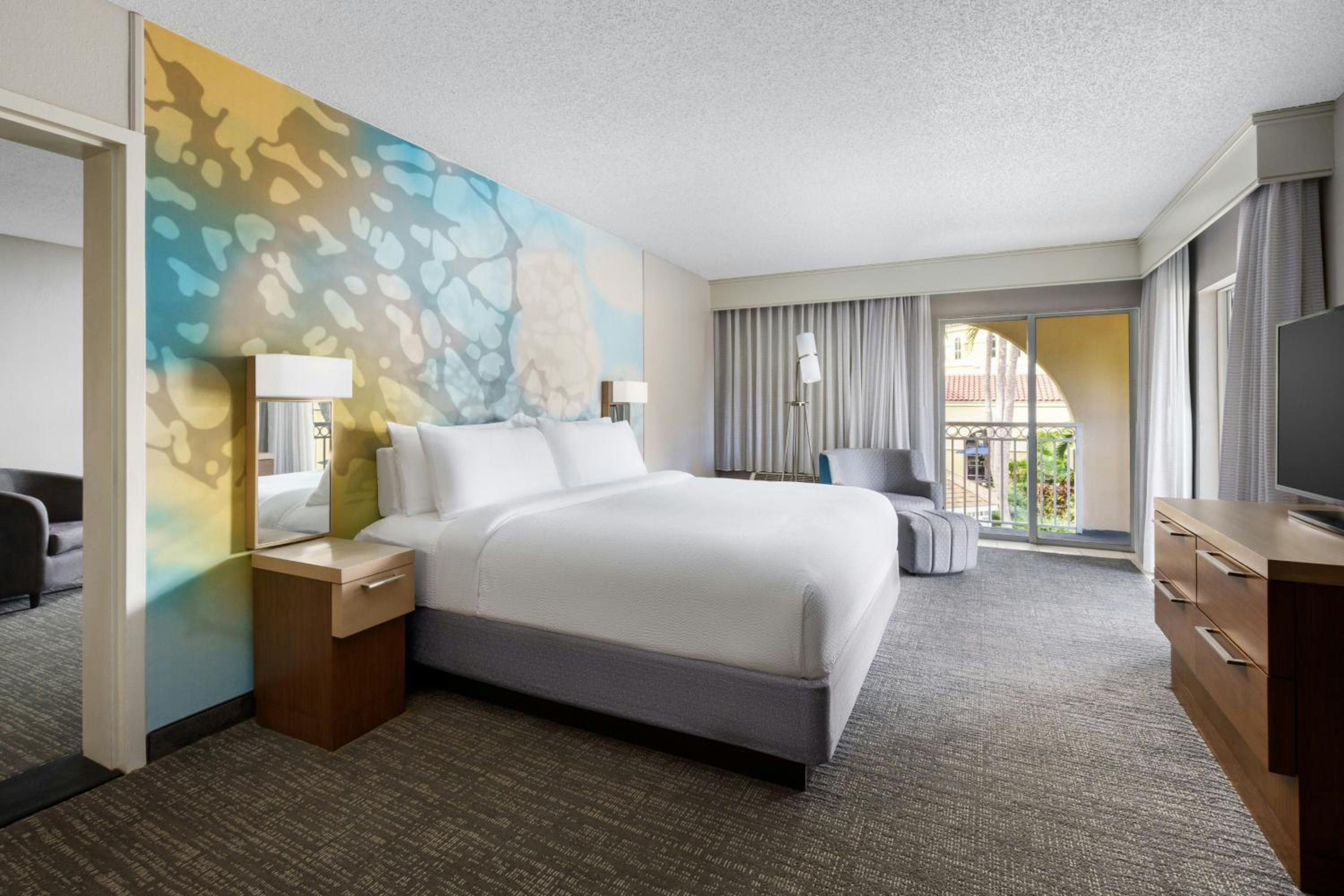One-Bedroom King Suite with Sofa Bed - Photo 5
