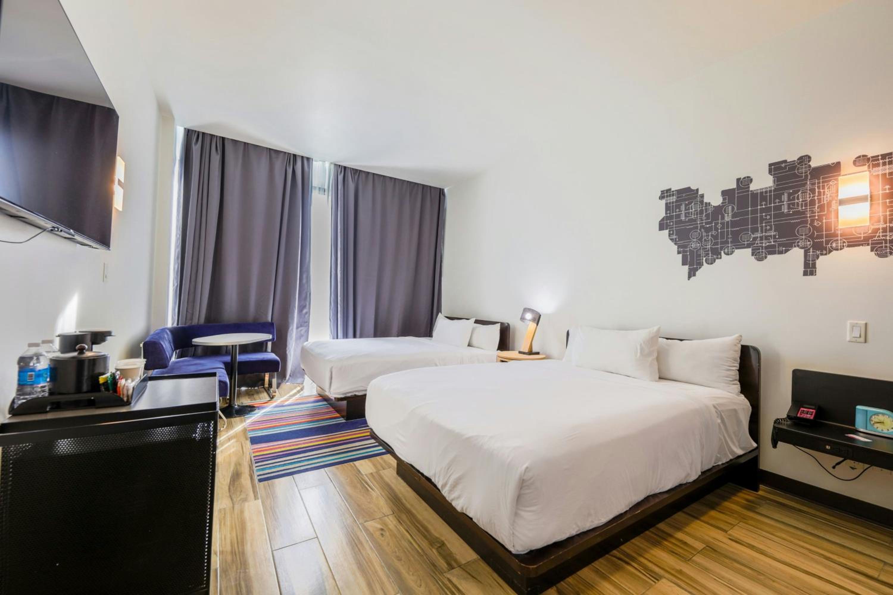 Guest Room with Two Queen Beds and Balcony - Photo 8