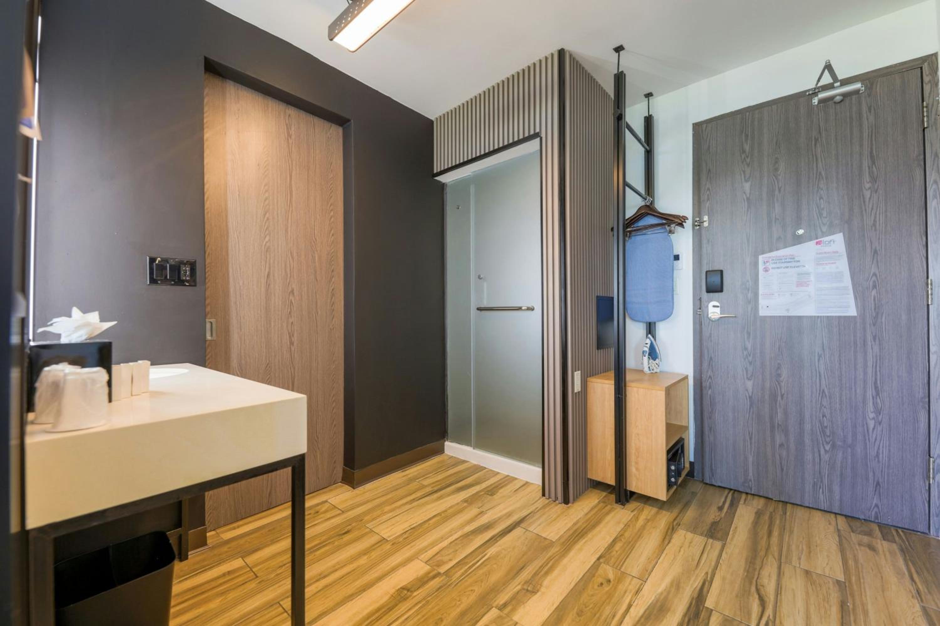 Guest Room with Two Queen Beds and Balcony - Photo 16
