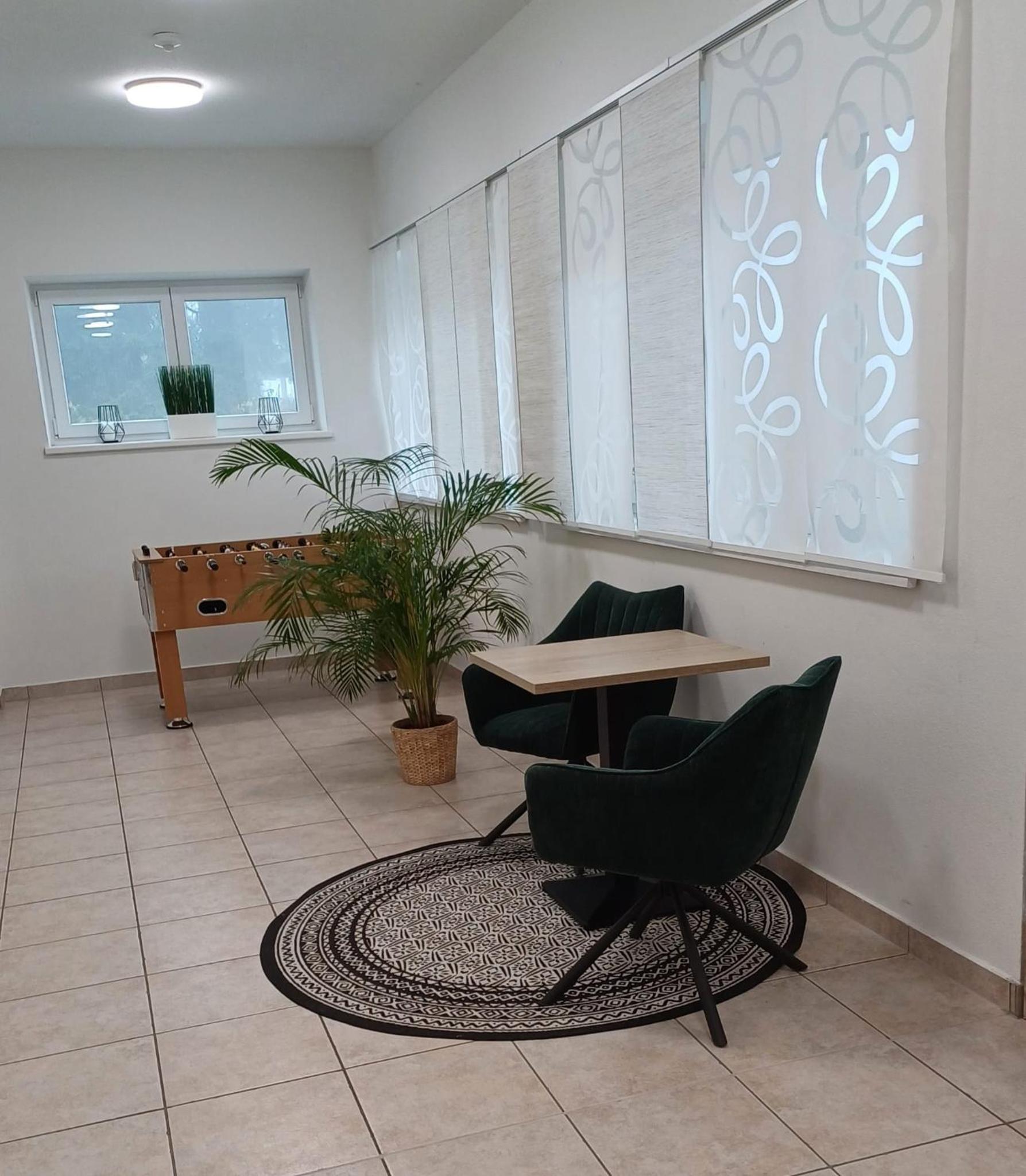 Family Room with Private Bathroom photo 2