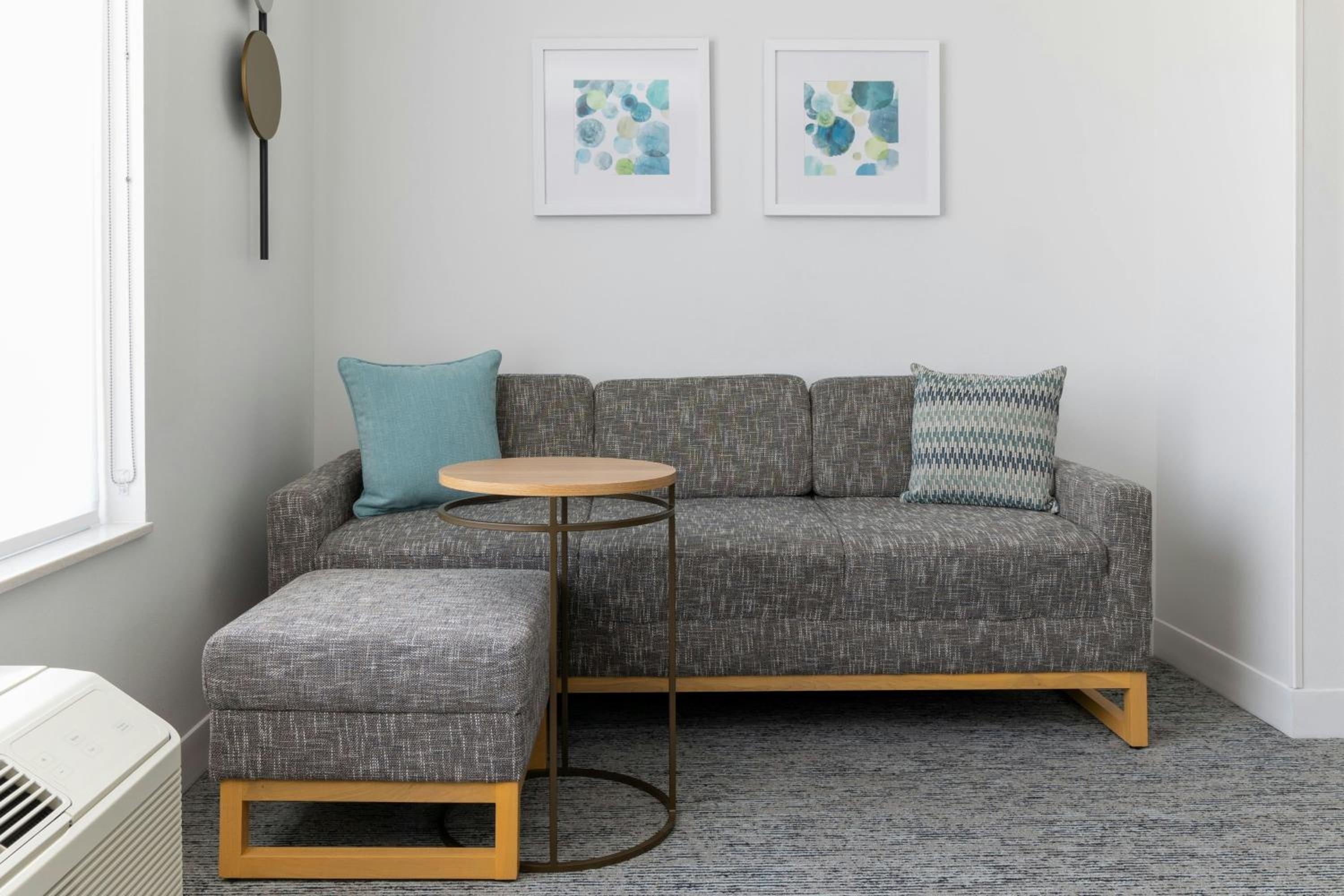 King Studio with Sofa Bed - Hearing Accessible - Photo 1