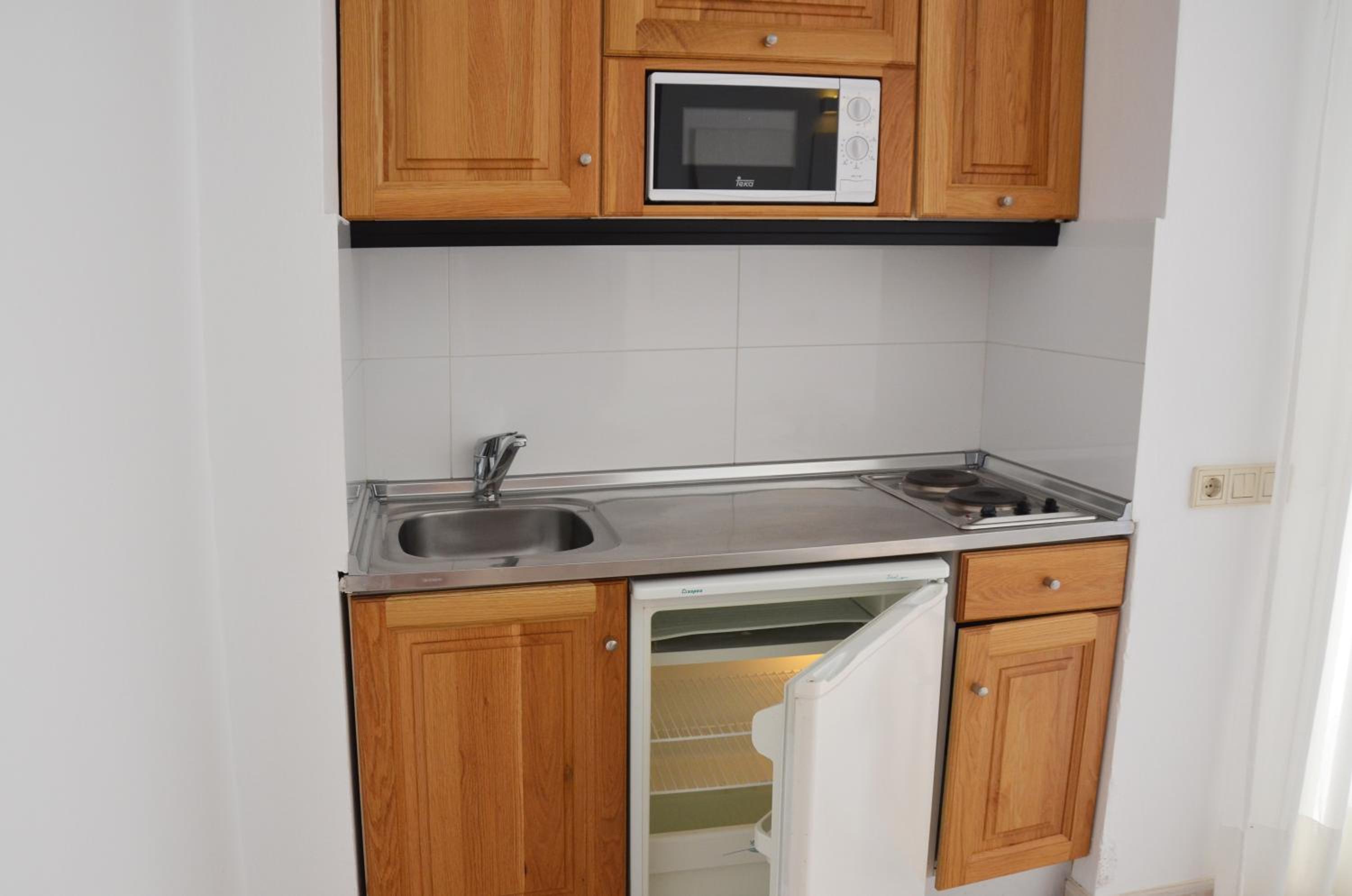 One-Bedroom Apartment - Photo 10