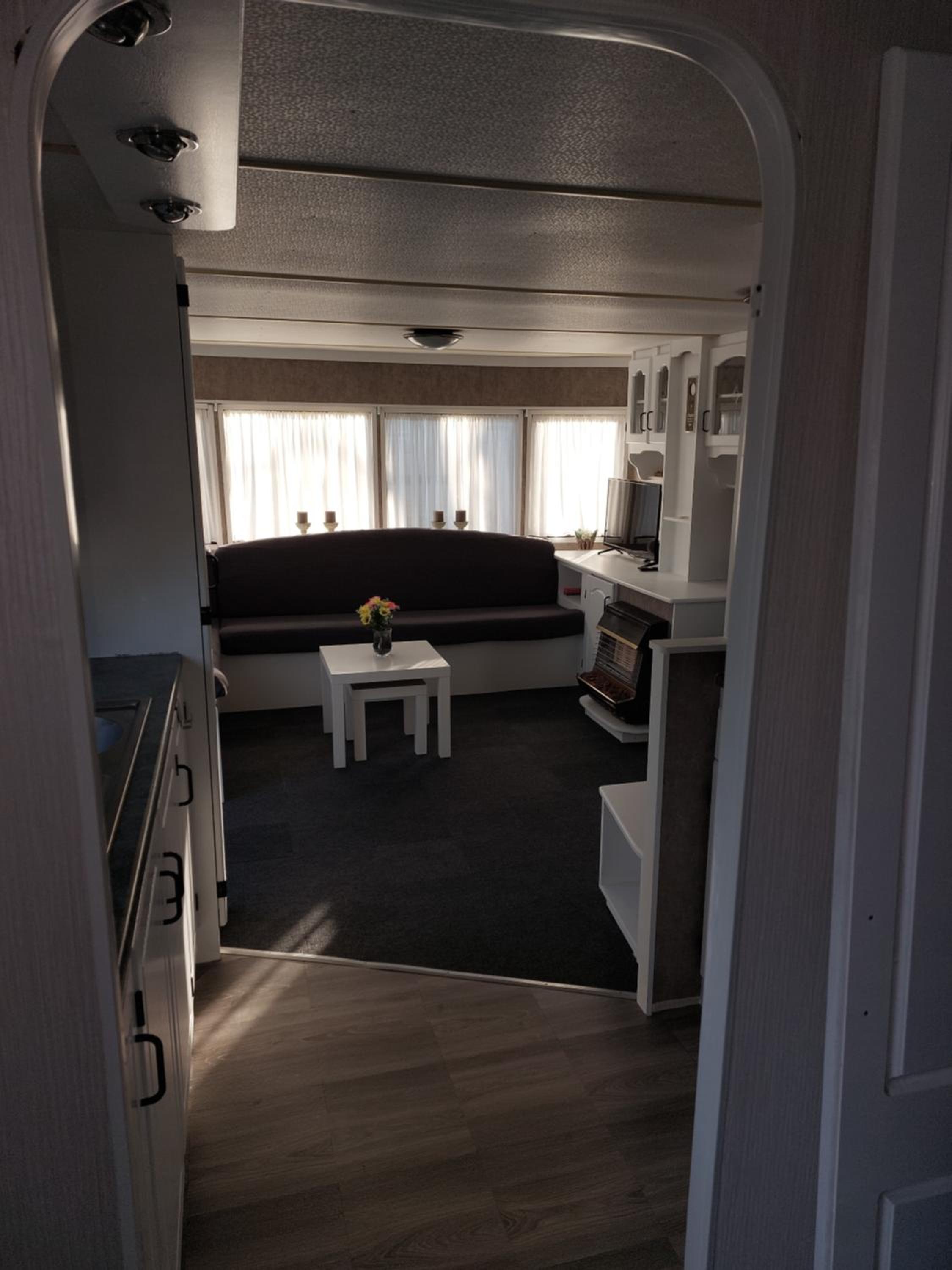 Mobile Home photo 2