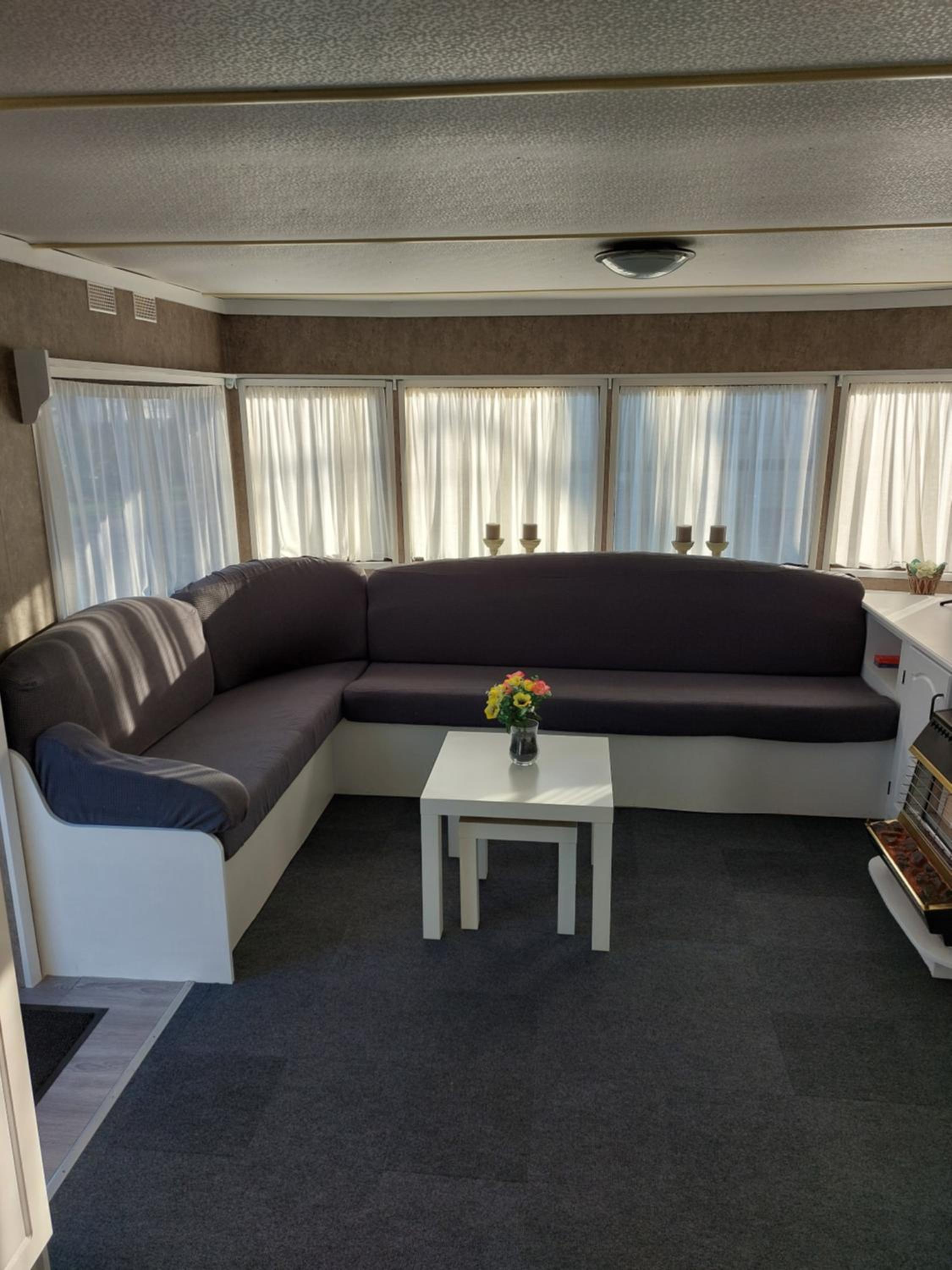 Mobile Home photo 3