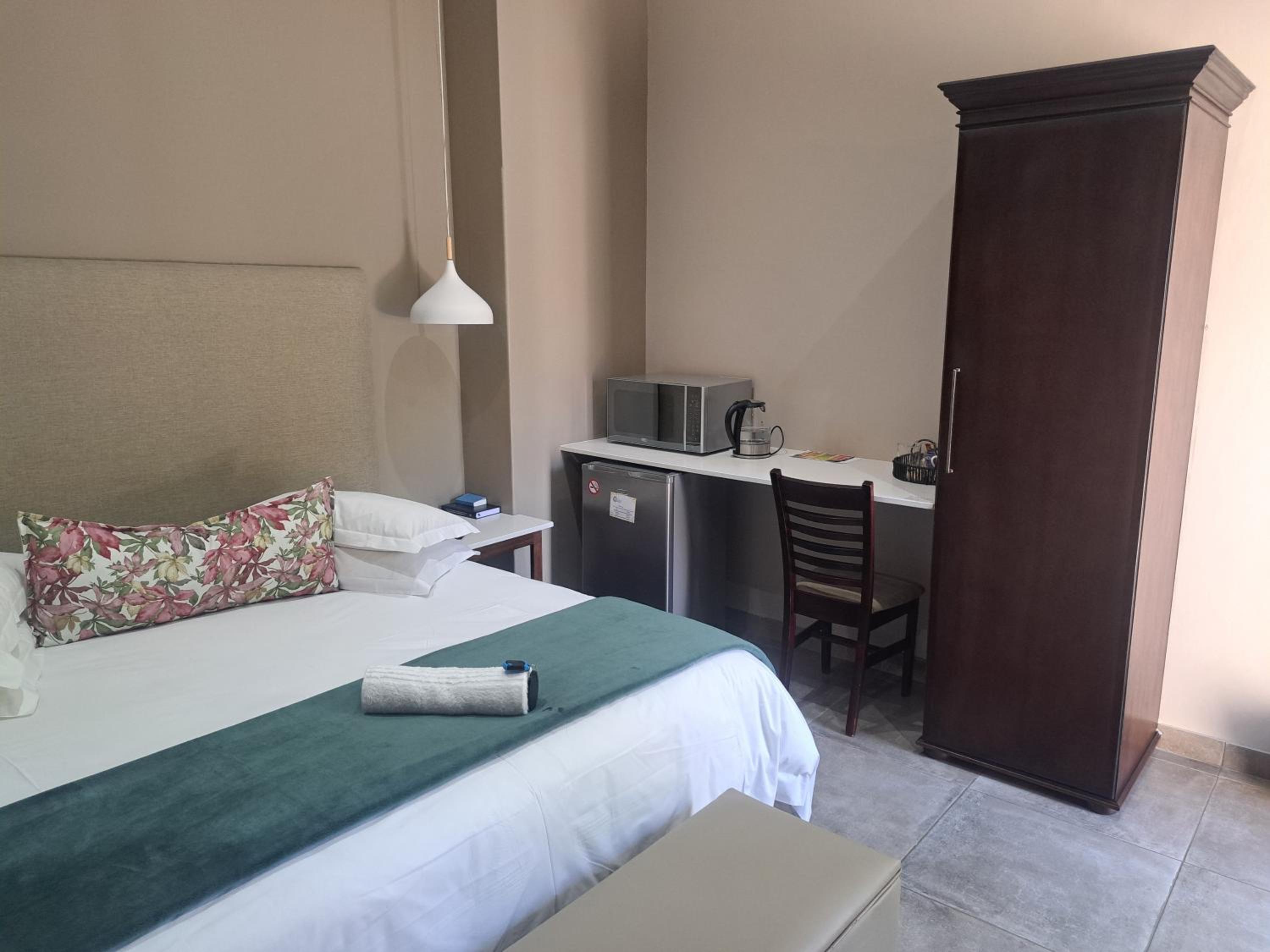 Deluxe King Room photo 2