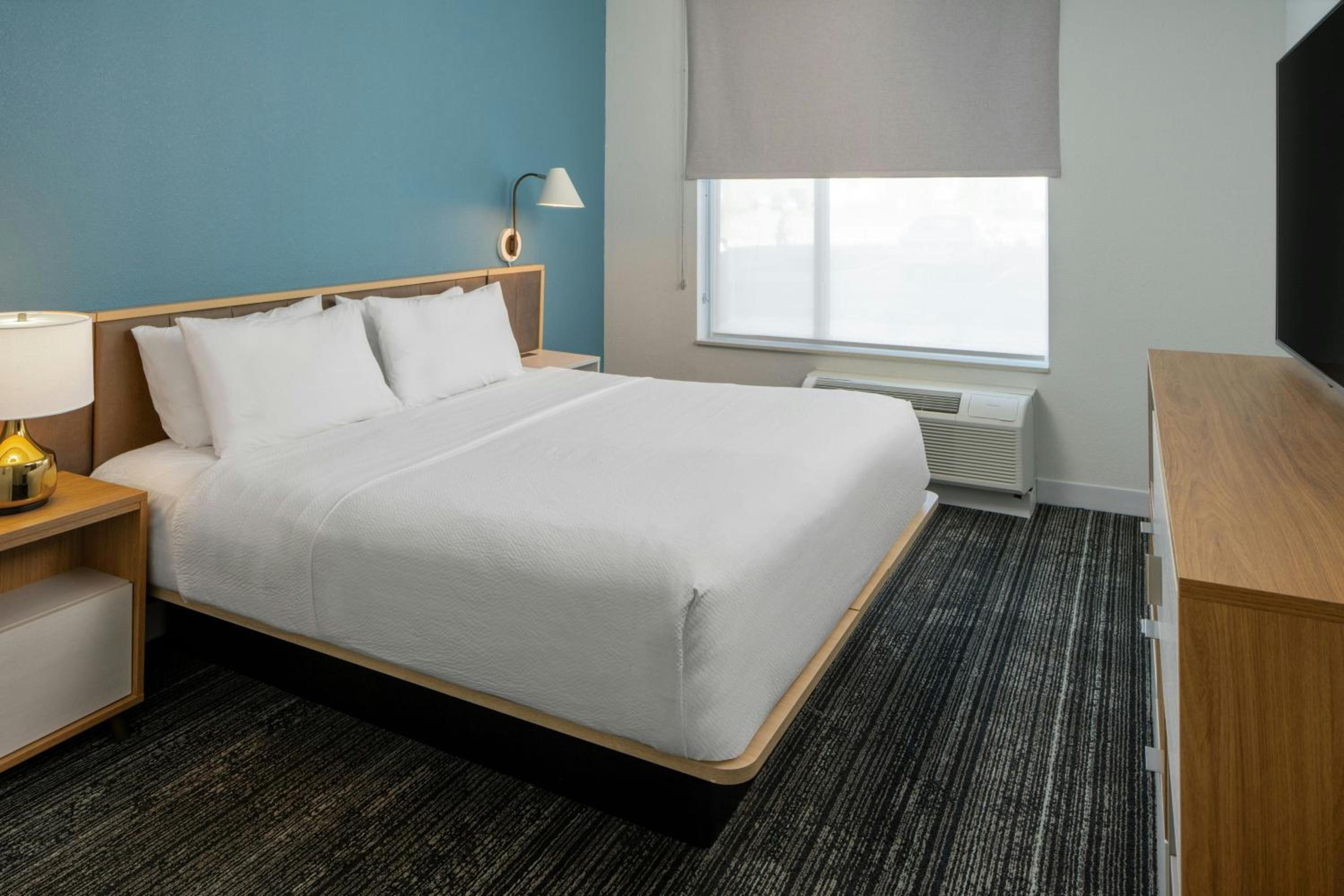 One-Bedroom King Suite with Sofa Bed - Hearing Accessible