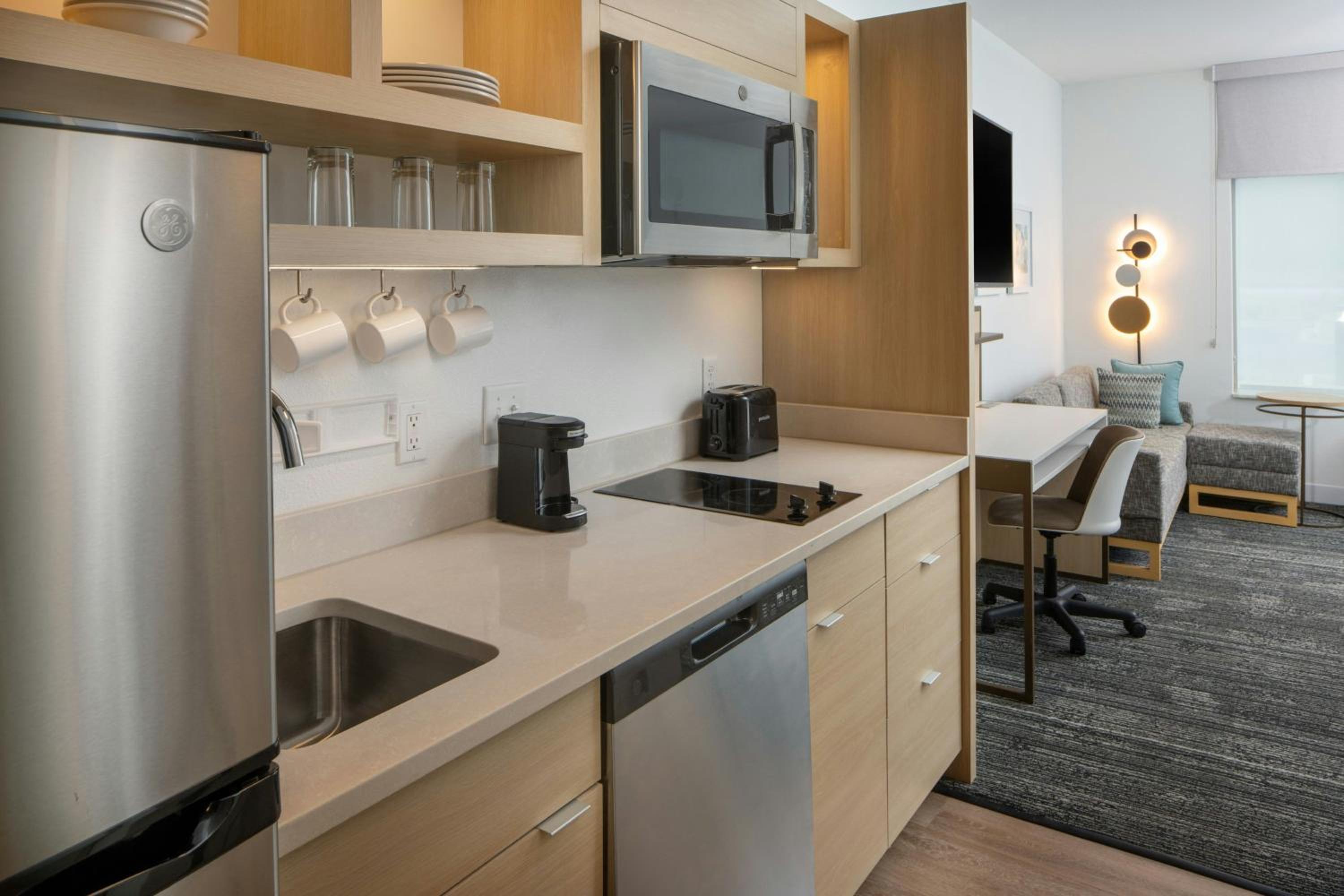 King Studio with Sofa Bed and Adapted Tub - Mobility Accessible