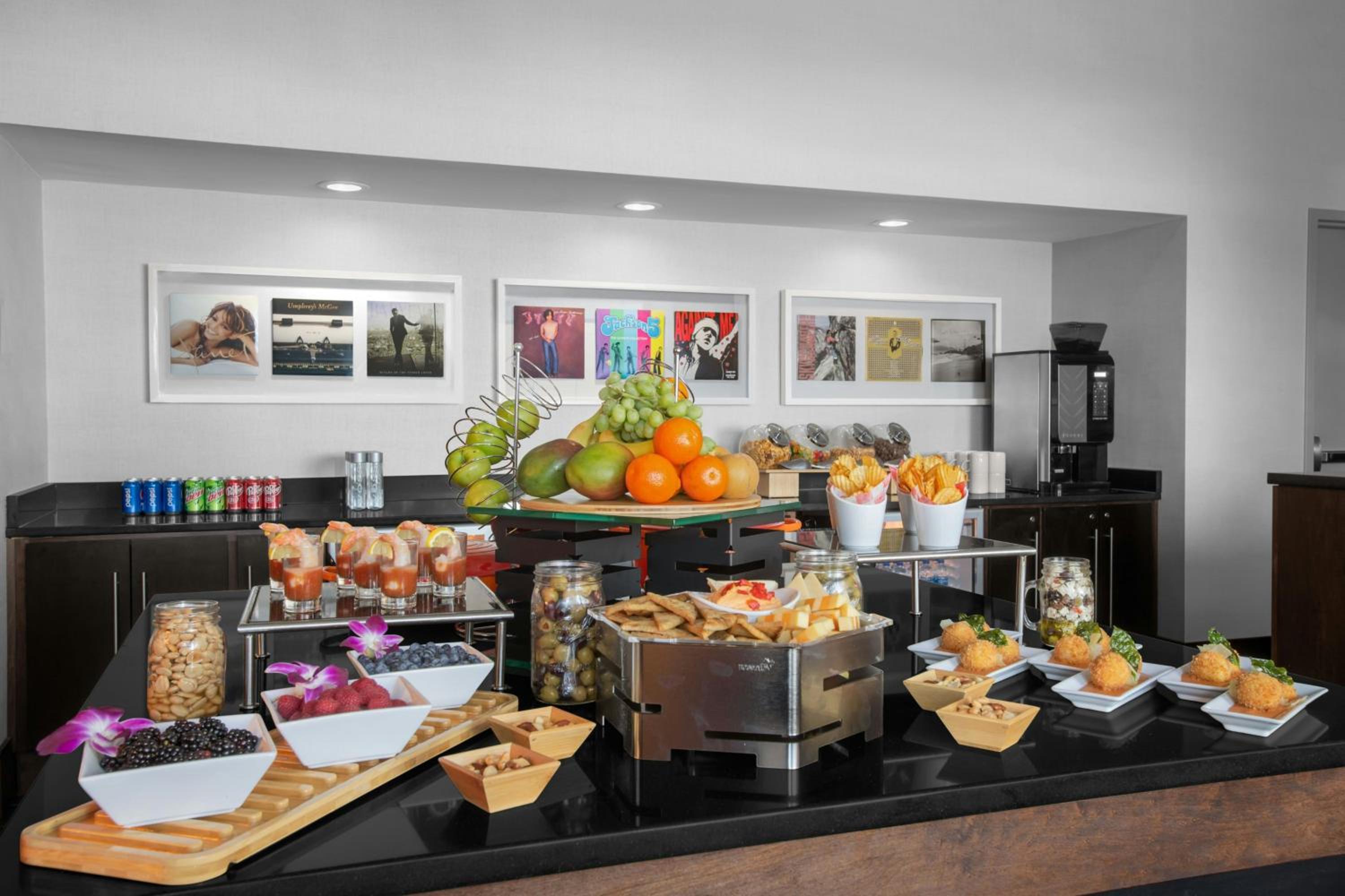 King Room - Club Lounge Acces/High floor/Hearing Accessible - Photo 5