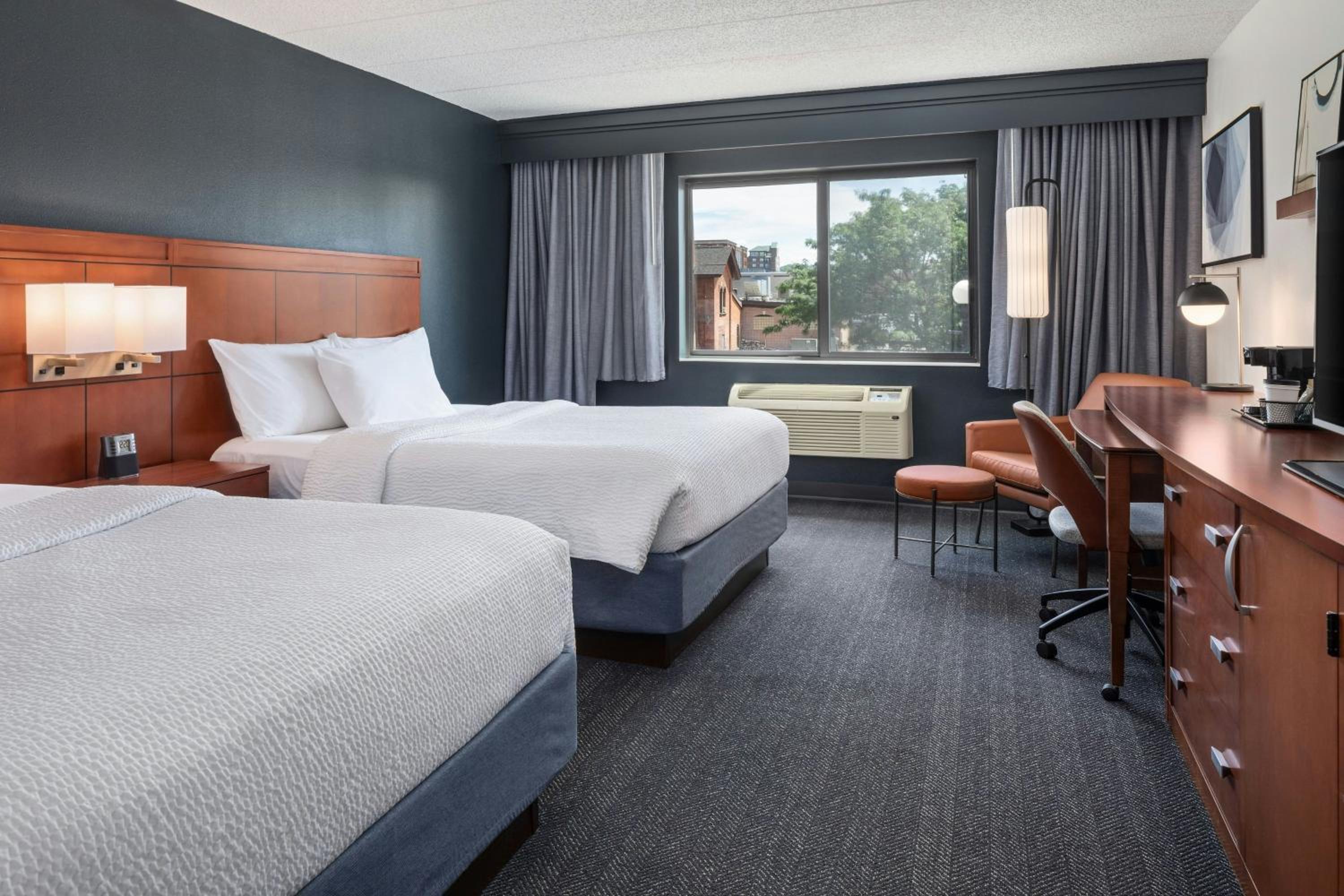 Queen Room with Two Queen Beds - Mobility Access/Bathtub photo 1