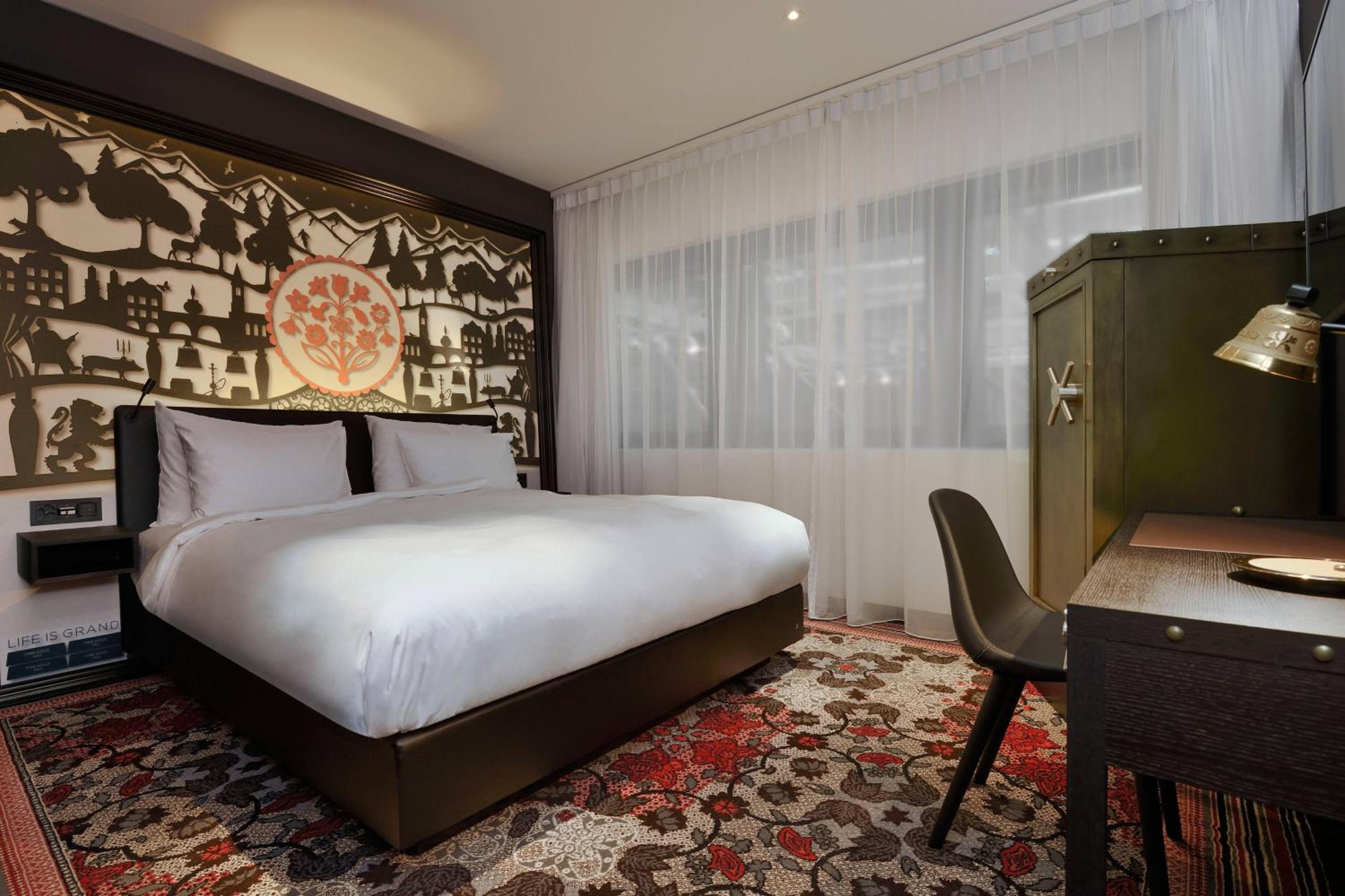 Premium King Room