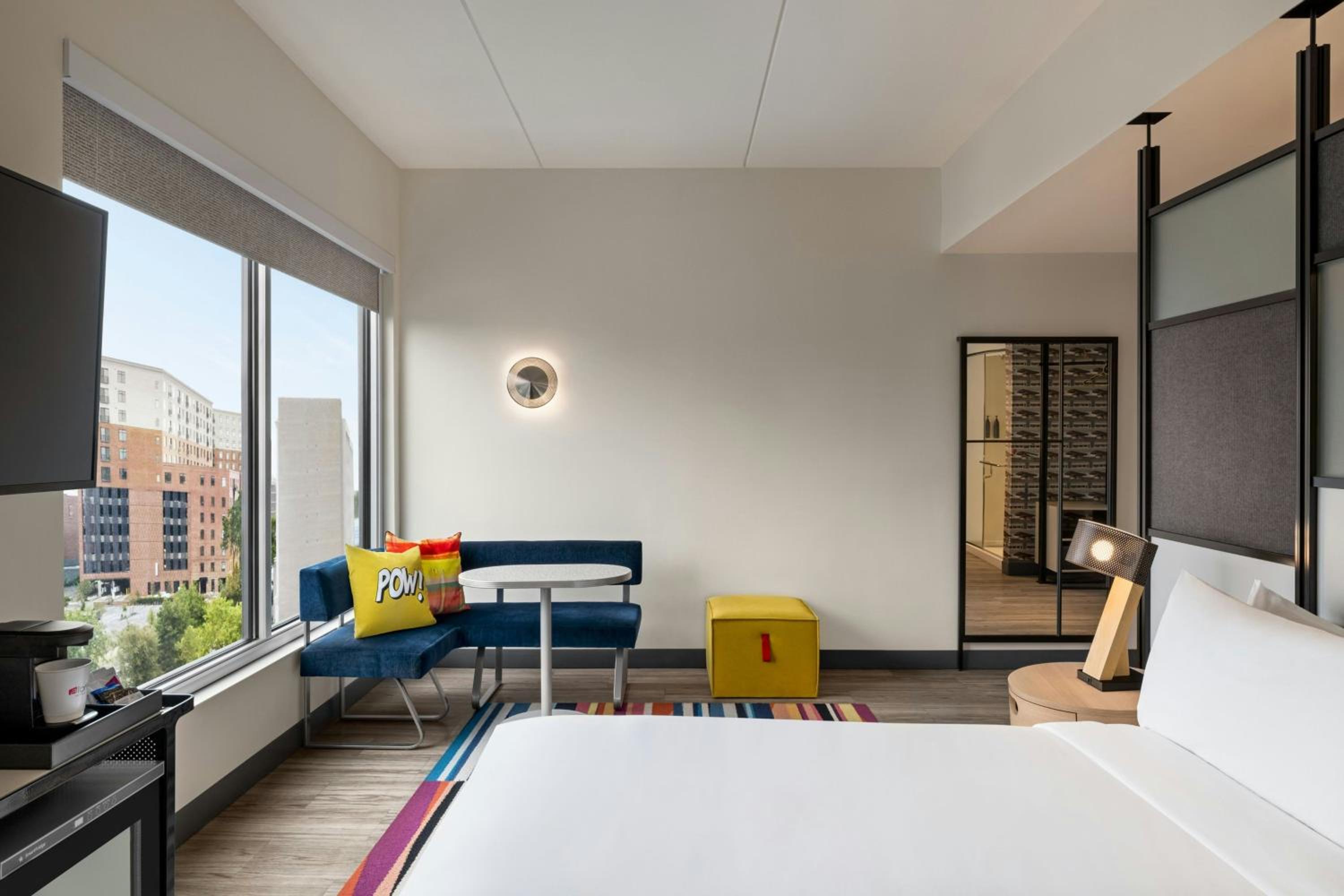King Room - Hearing Accessible - Photo 2