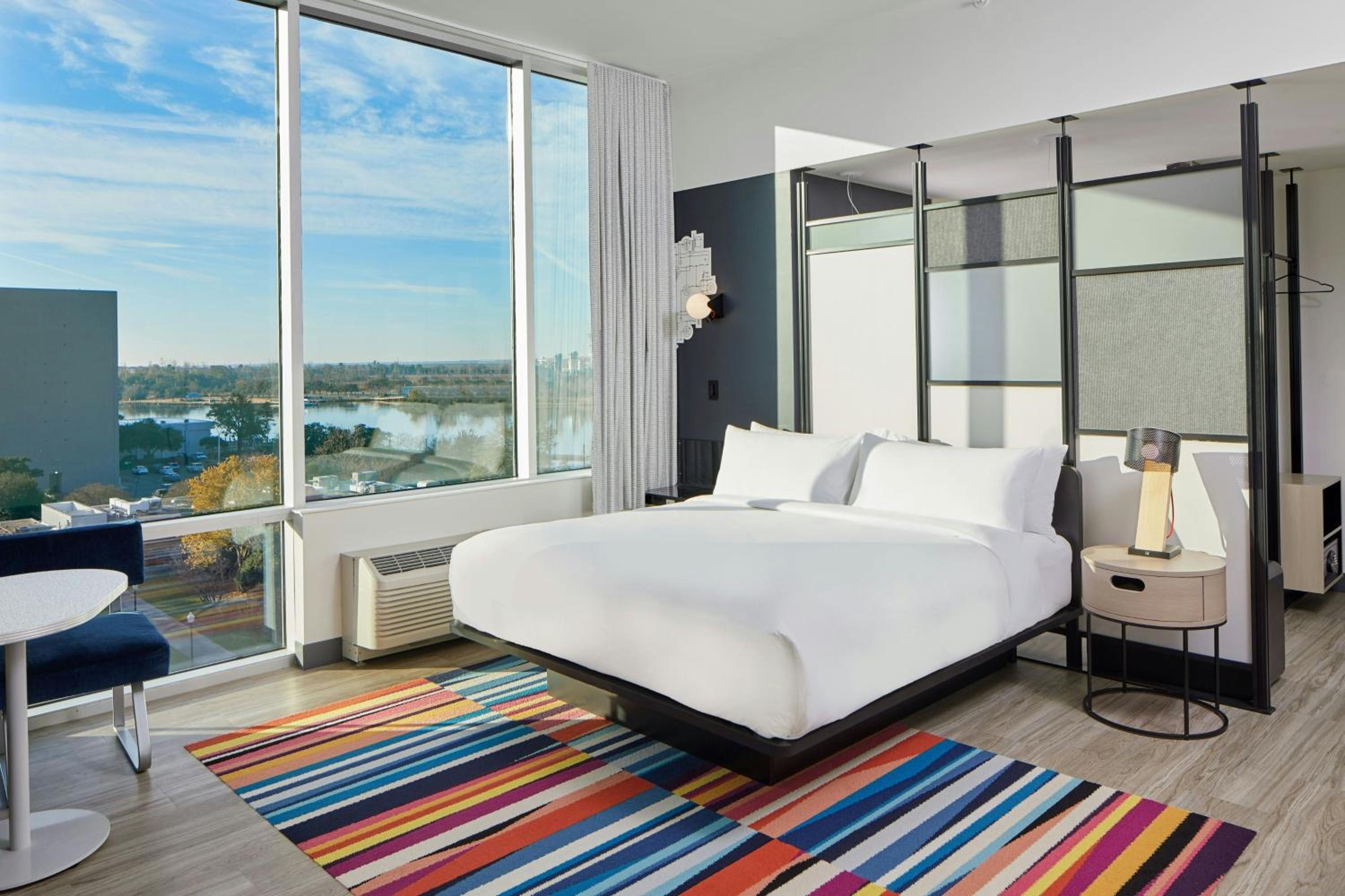 King Room - Hearing Accessible - Photo 1