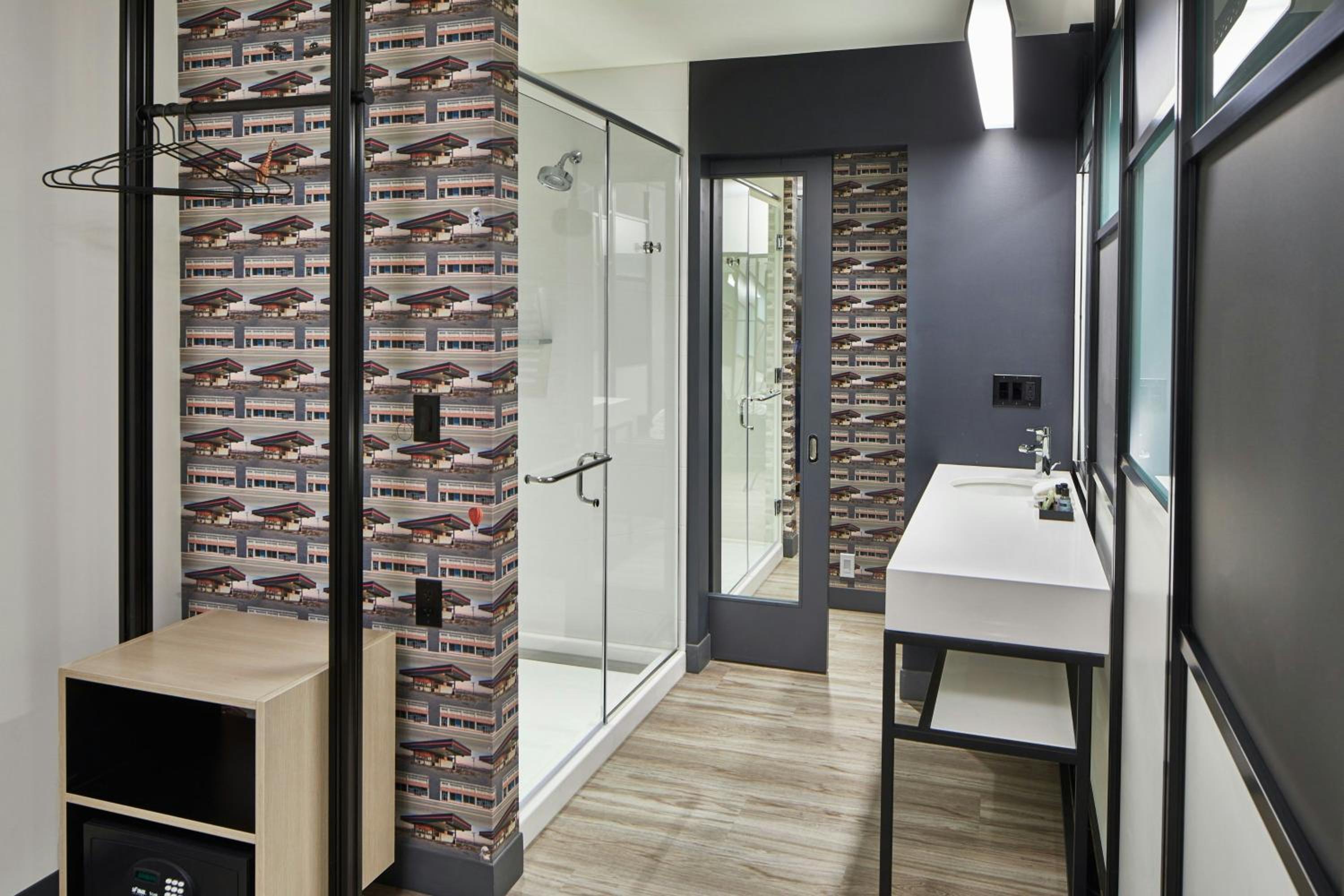 King Room - Hearing Accessible - Photo 5