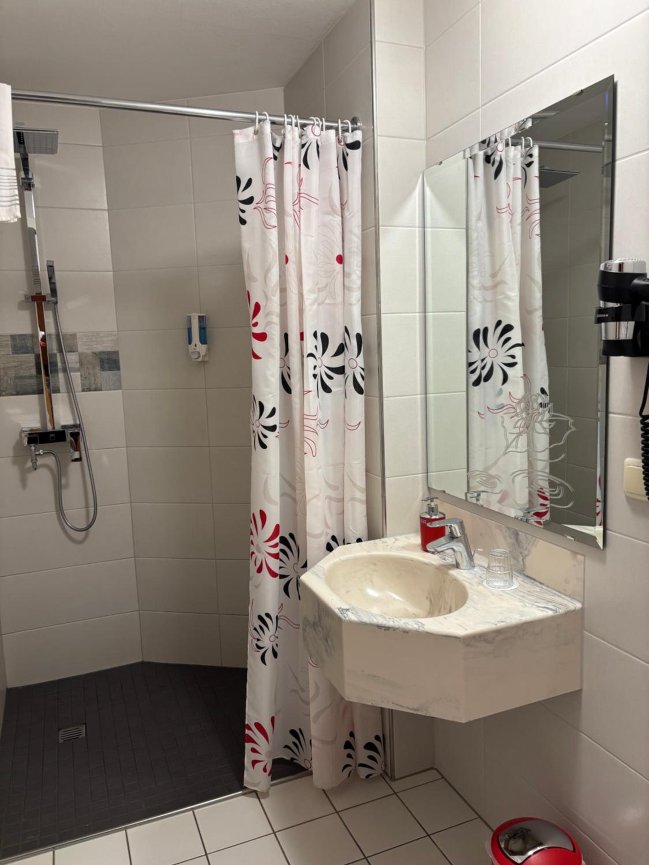 Small Single Room photo 3