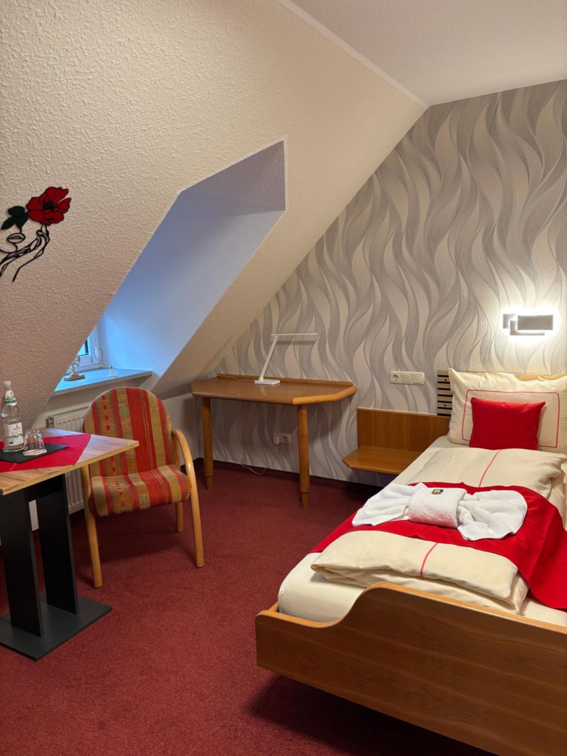 Small Single Room photo 1