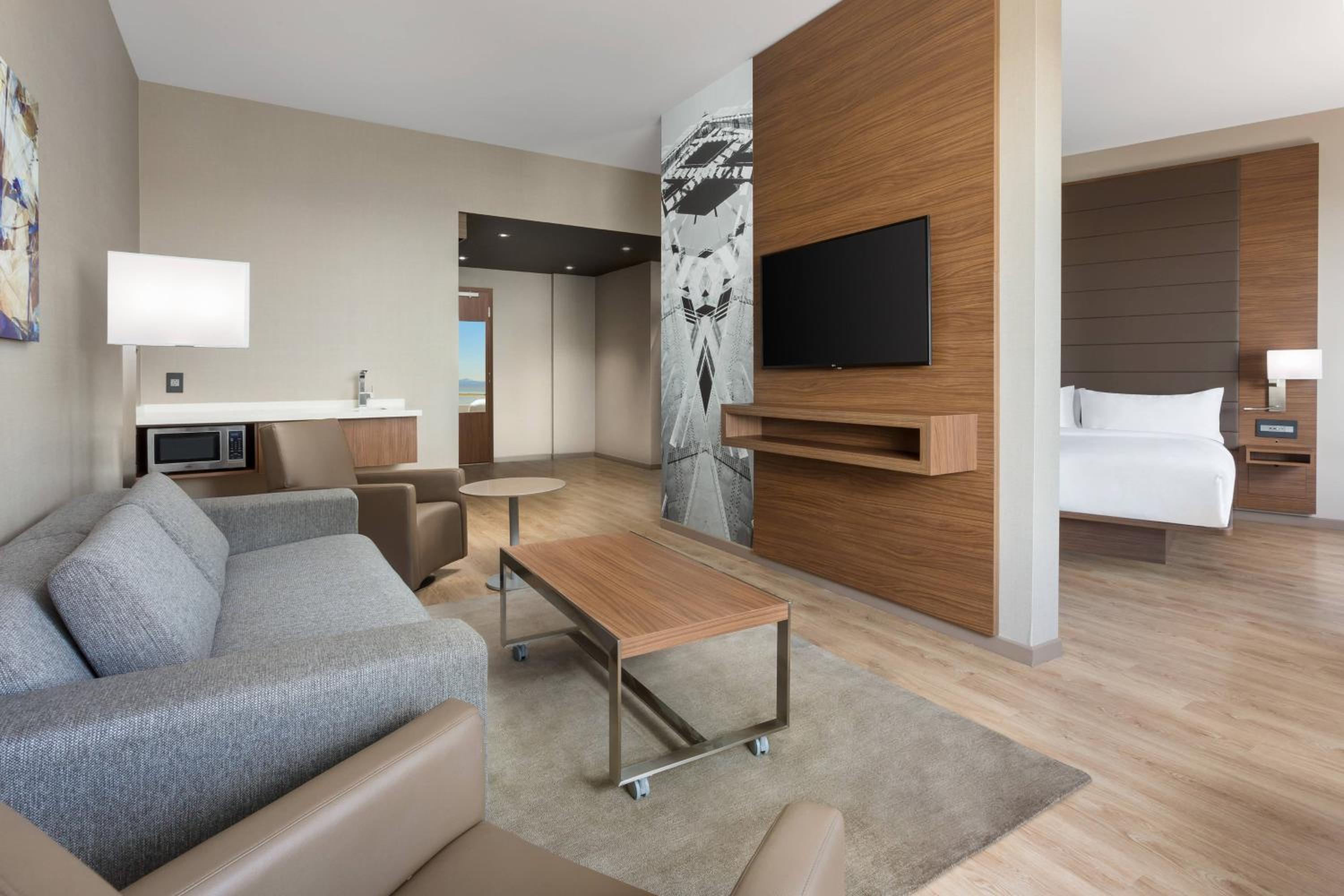 King Suite with Bay View and Sofa Bed