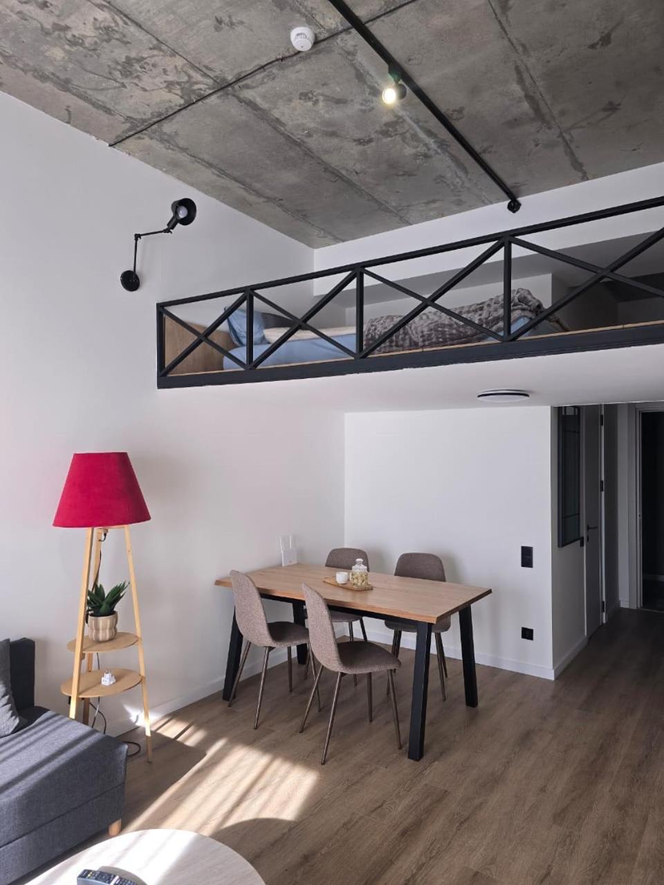 One-bedroom Loft Apartment