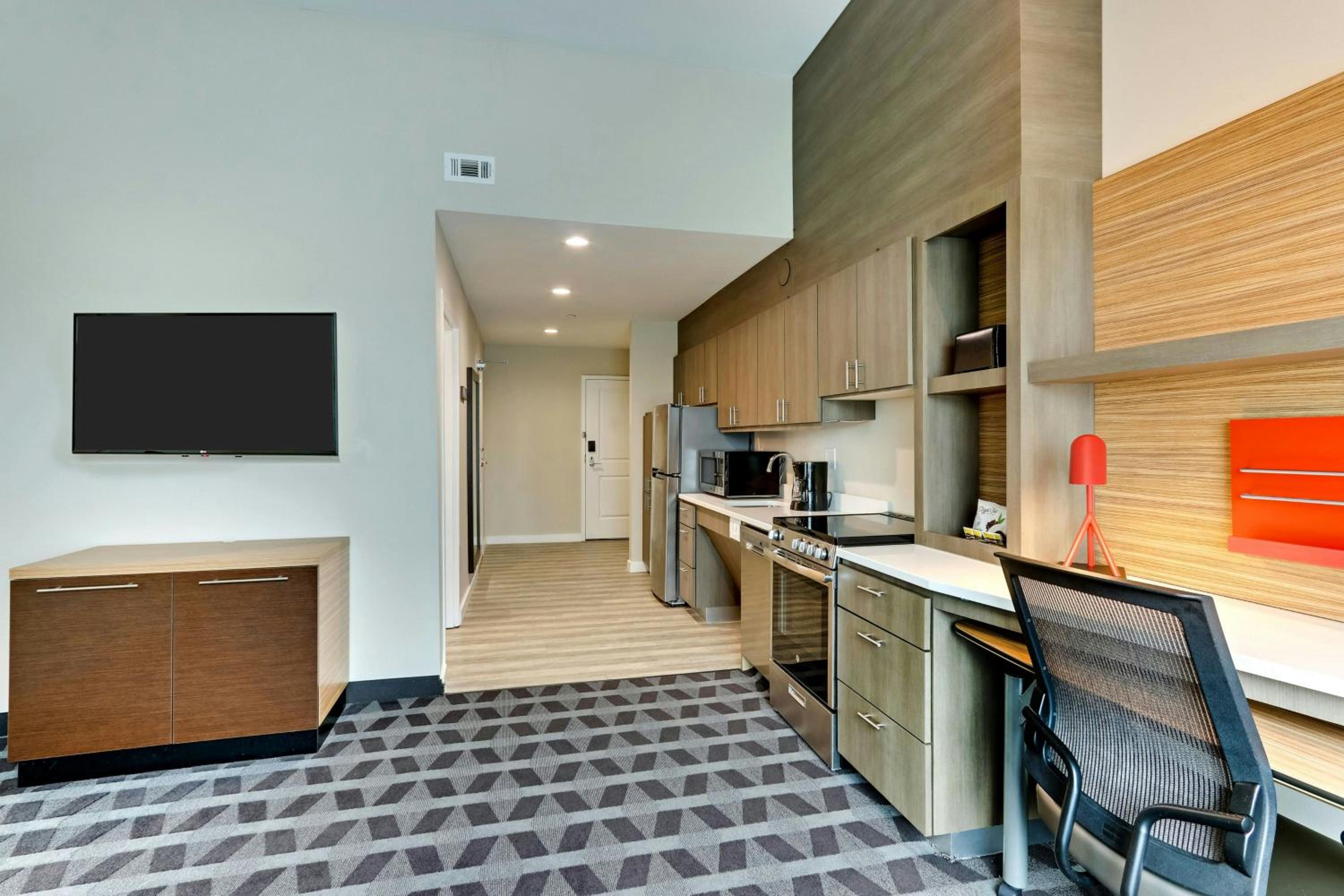 1 Bedroom Suite with 1 King - Photo 3