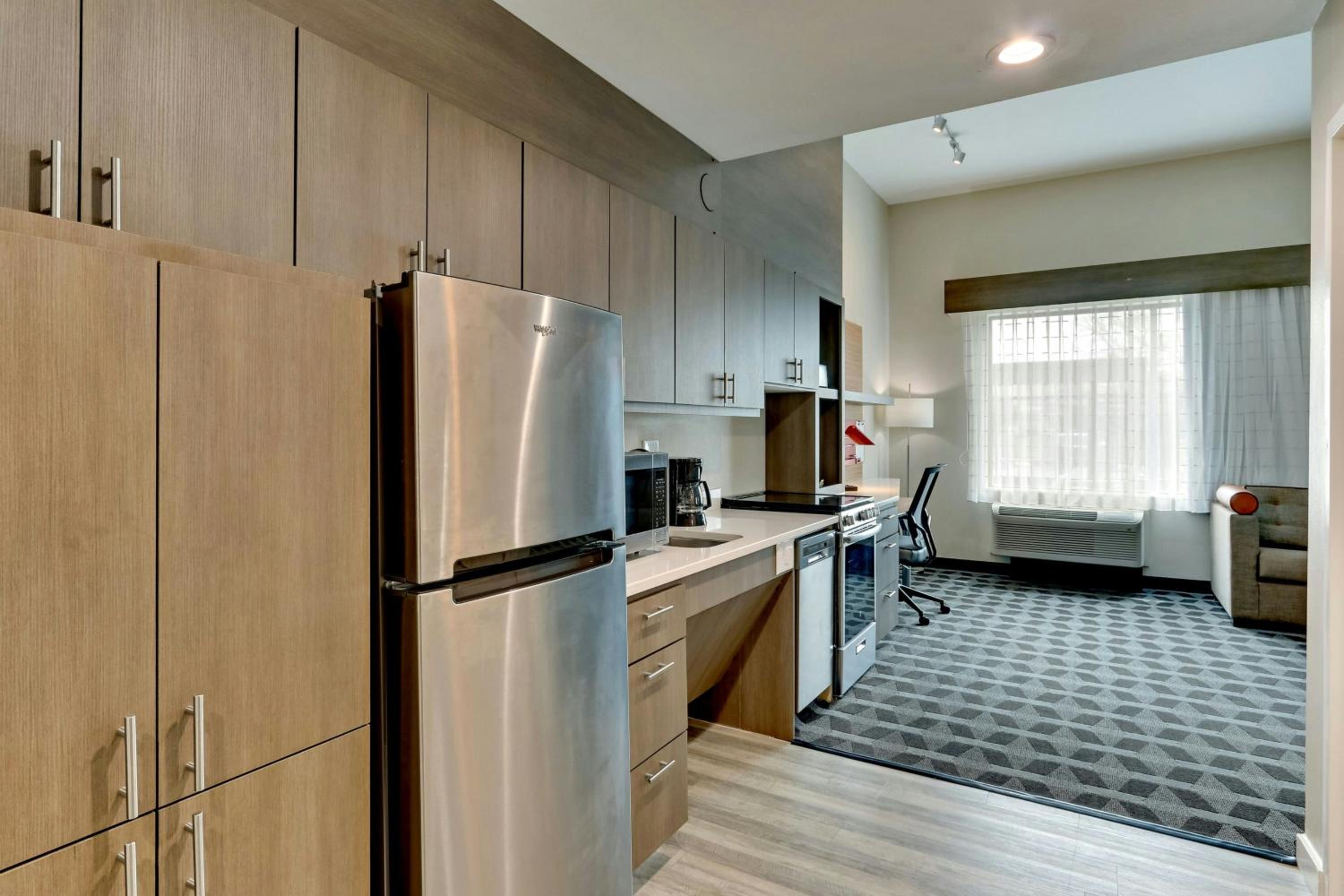 1 Bedroom Suite with 1 King - Photo 4