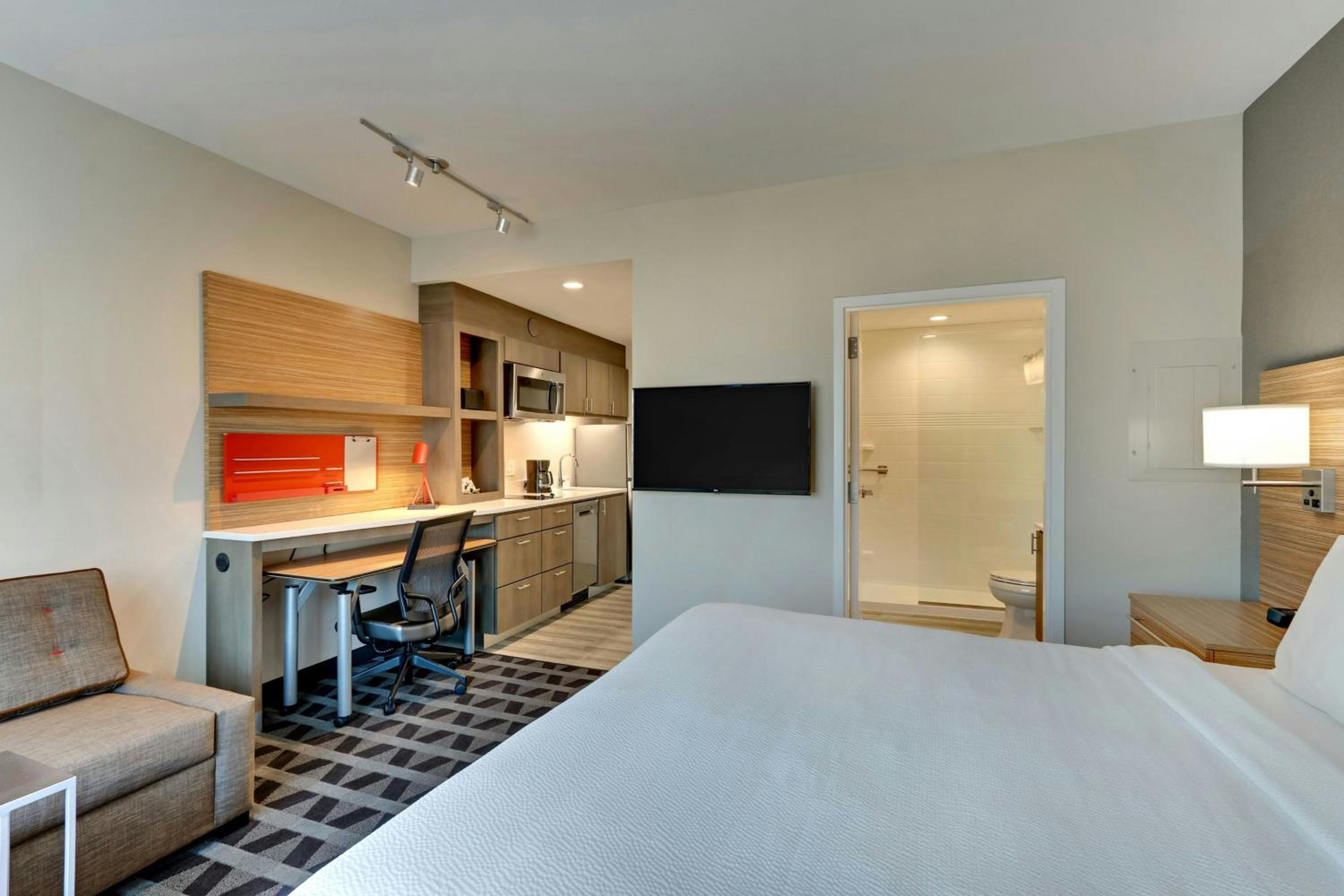 King Studio with Sofa Bed - Photo 4