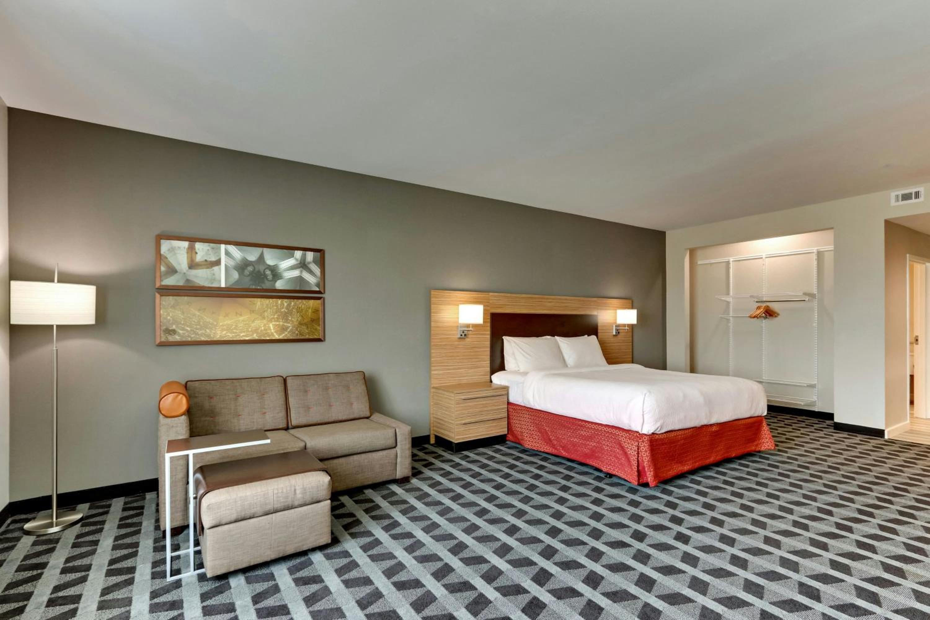 King Studio with Sofa Bed - Photo 7
