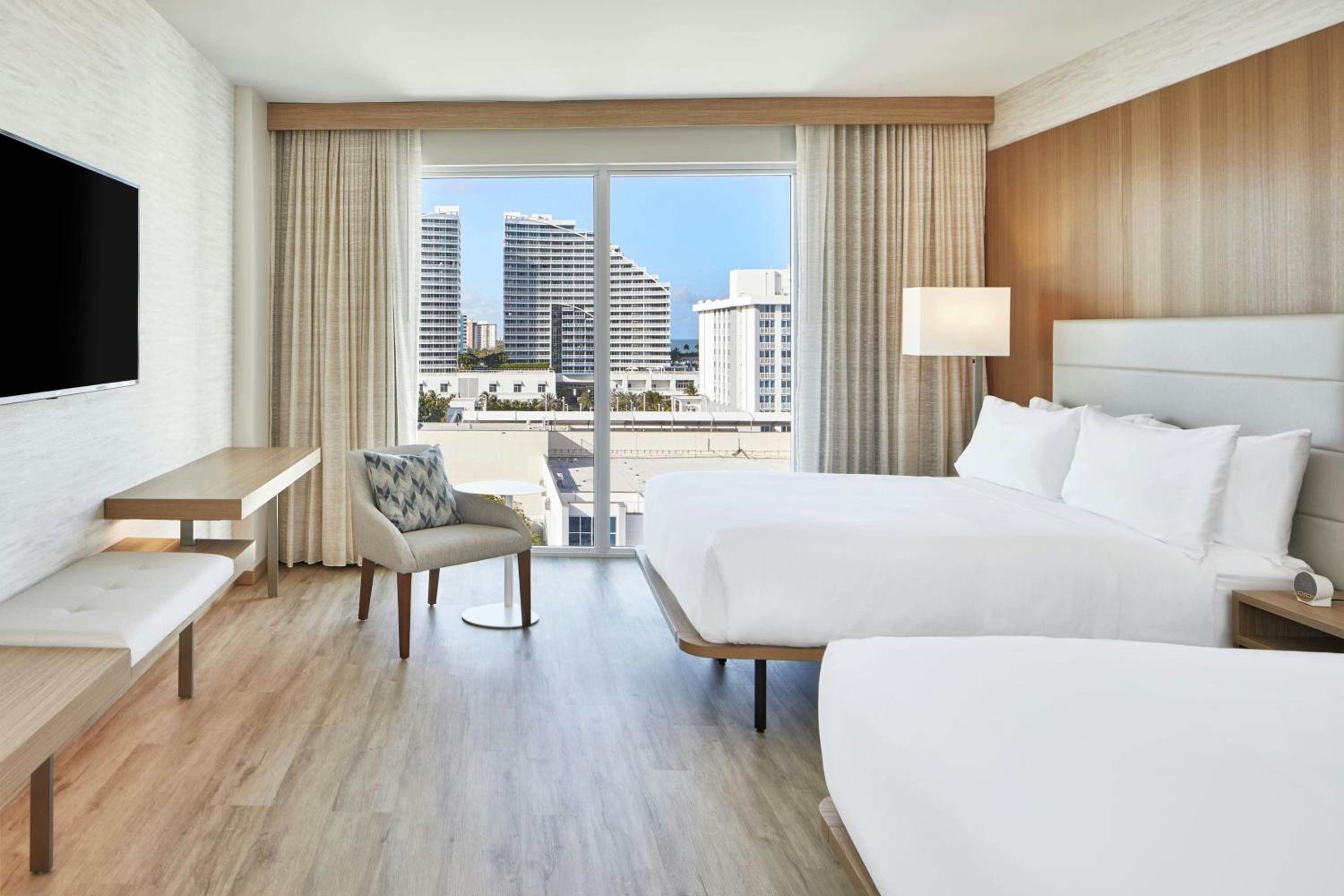 Queen Room with Two Queen Beds, Transfer Shower and Bathtub - Mobility Access/Hearing Accessible