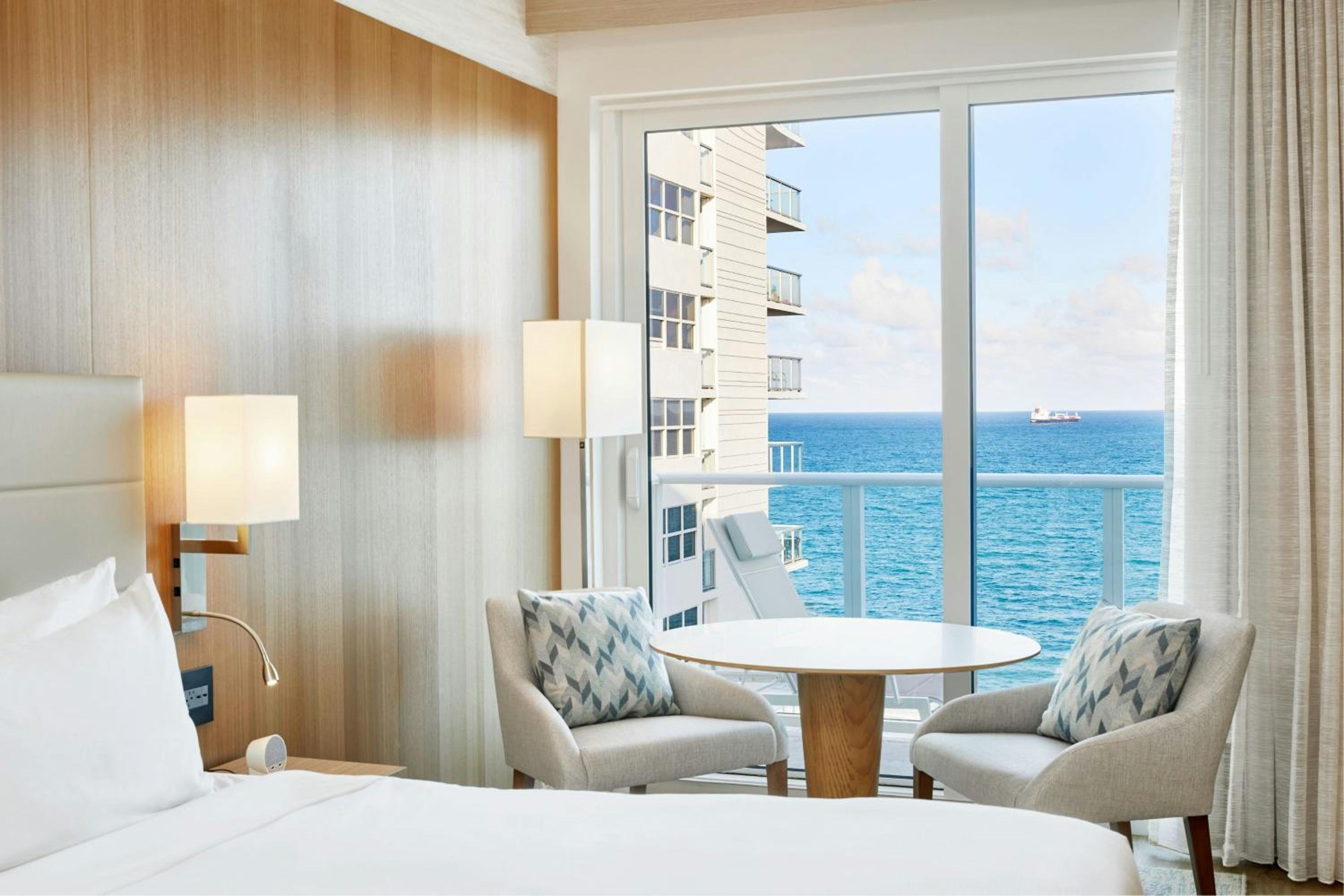 King Room with Oceanfront View - Photo 2