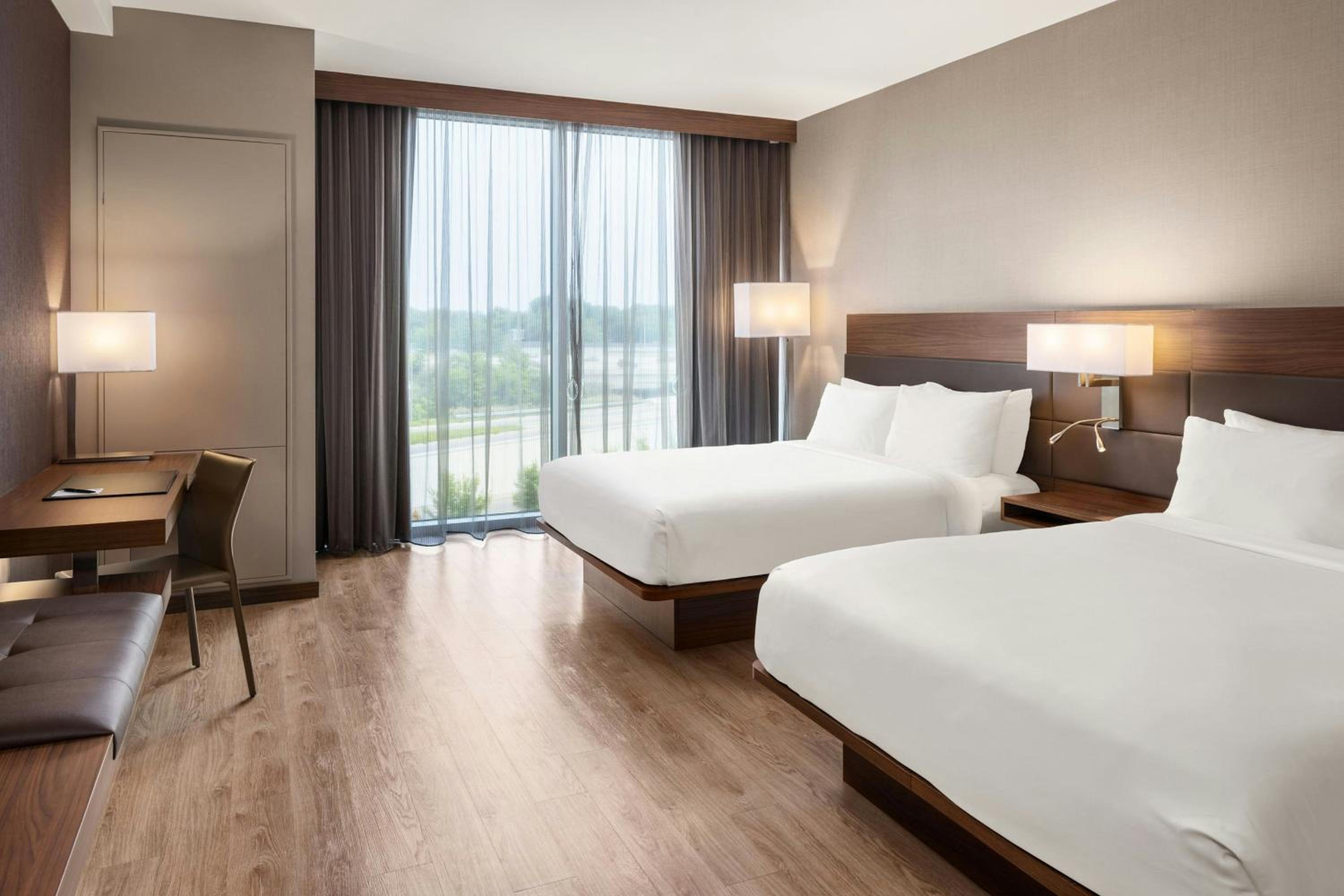 Queen Room with Two Queen Beds and City View - Hearing Accessible photo 2