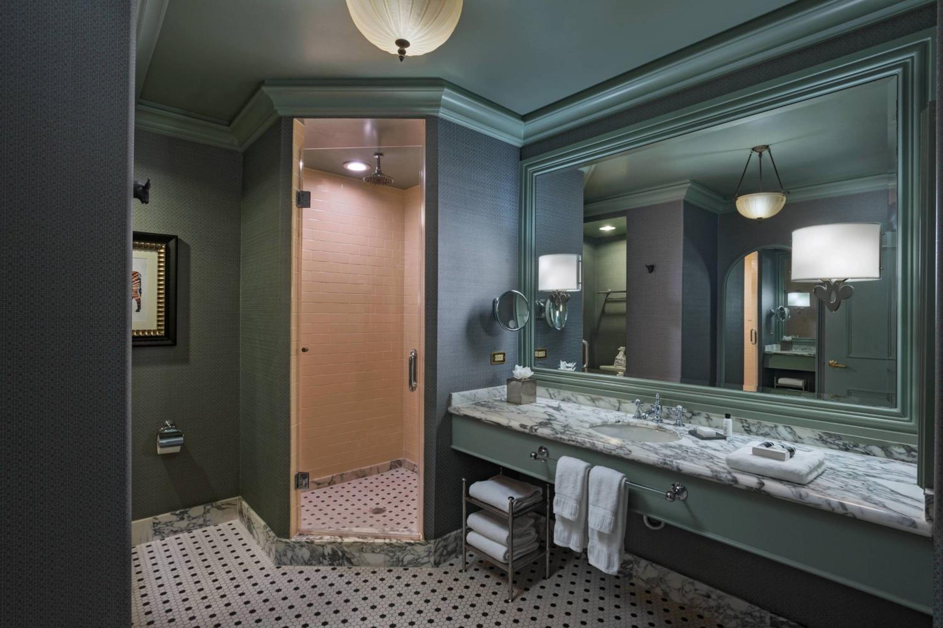 King Room - Hearing Accessible - Photo 3