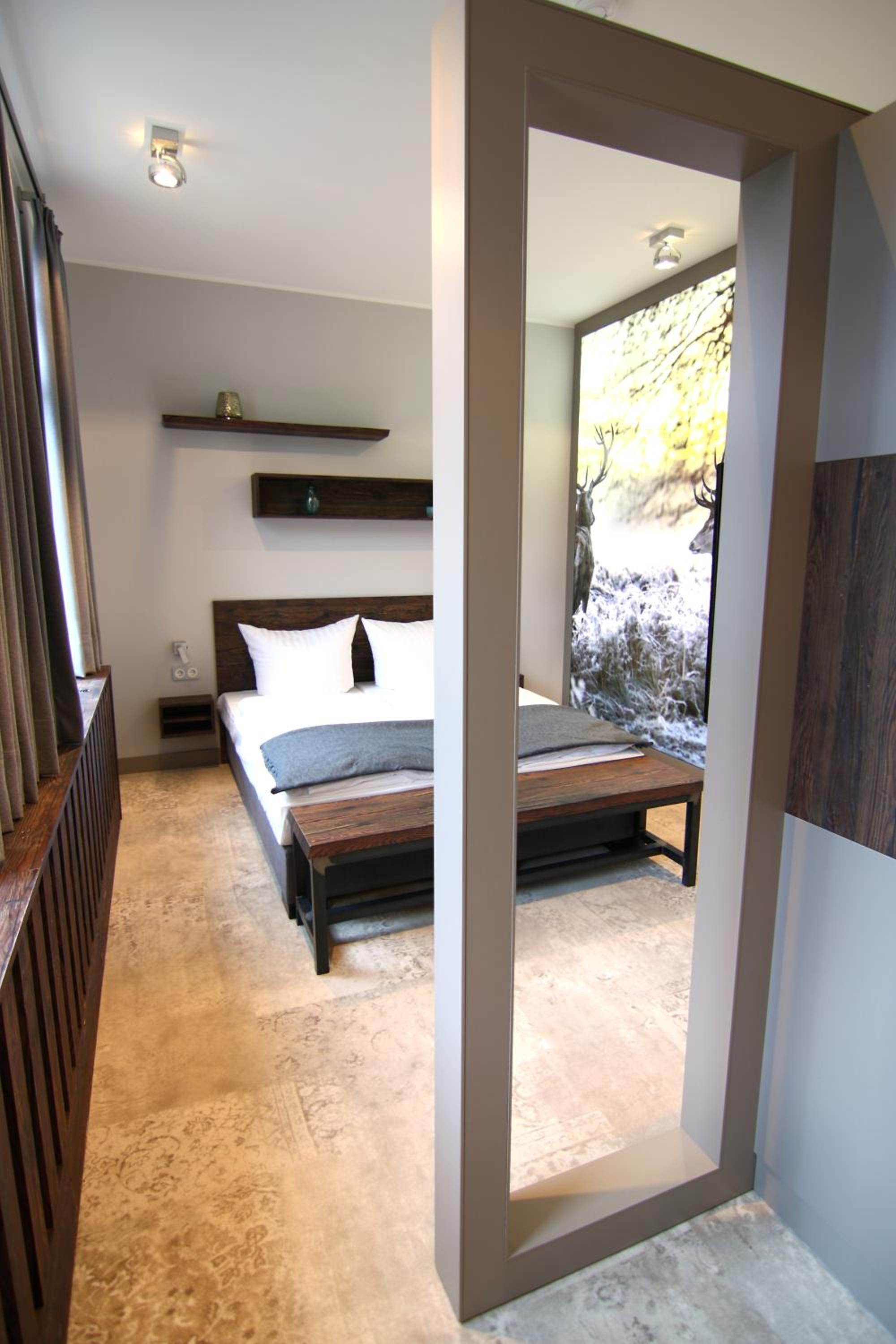 Suite - Photo 1