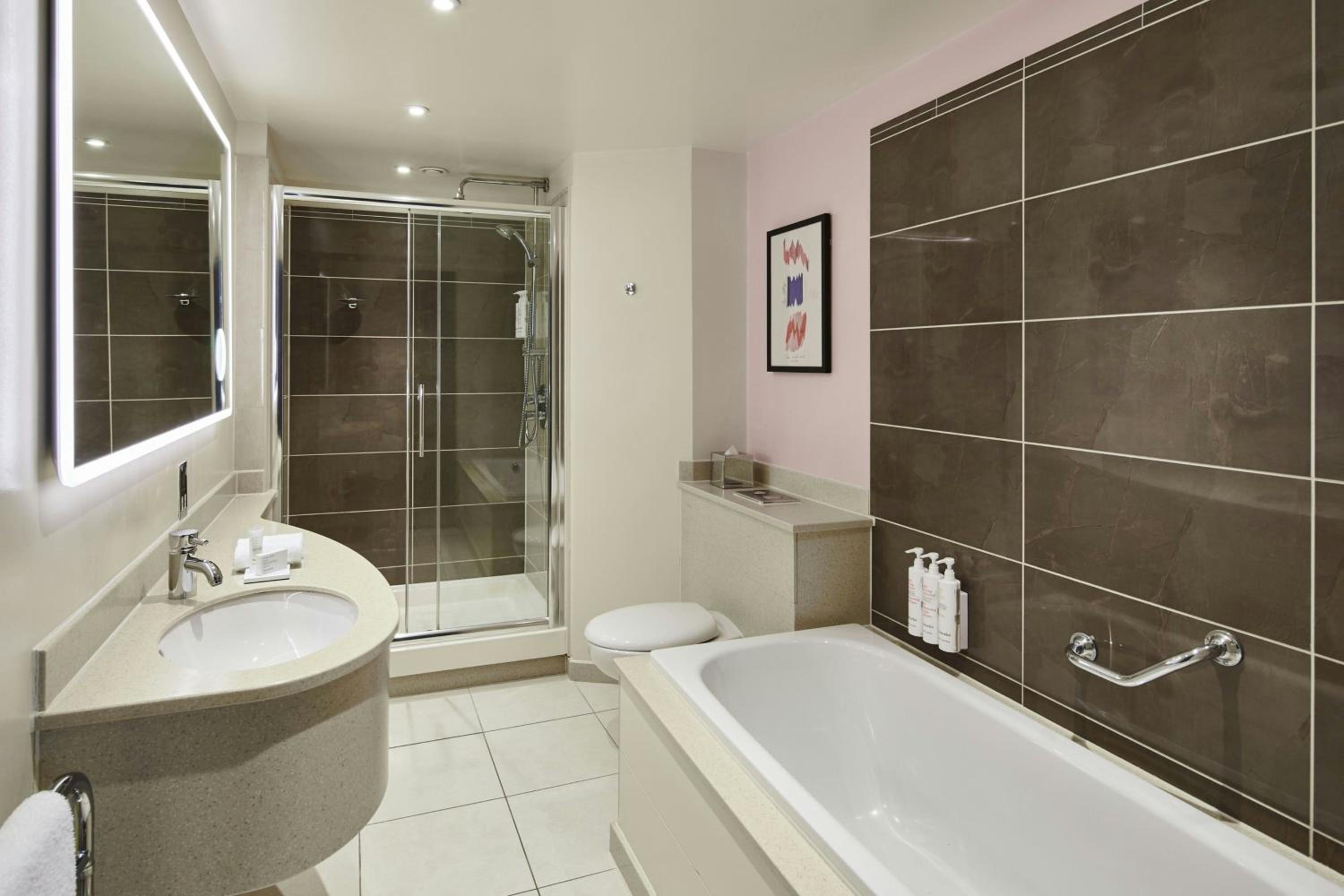 City View King Room - Photo 1