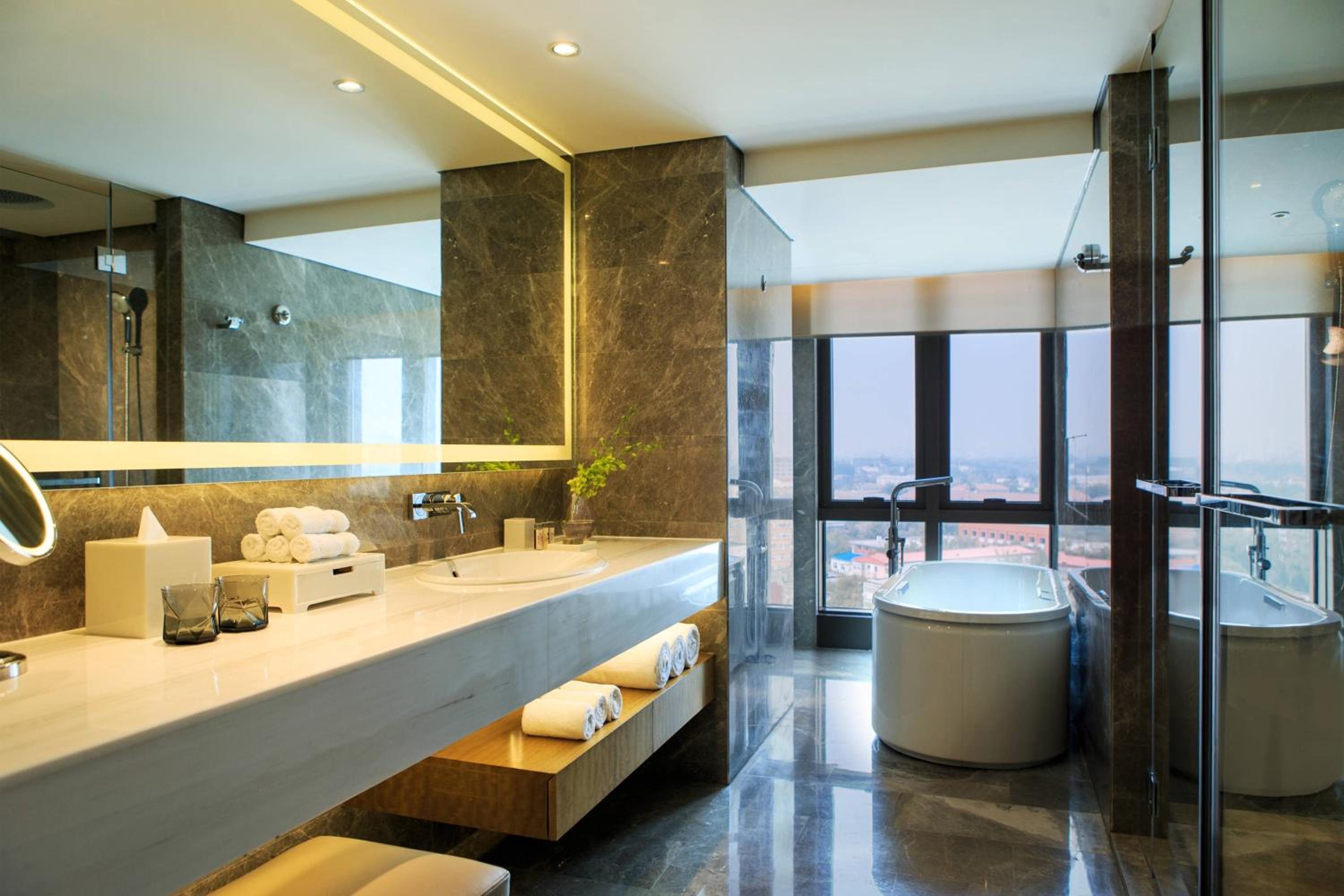 King Room with CBD View on High Floor - Photo 6