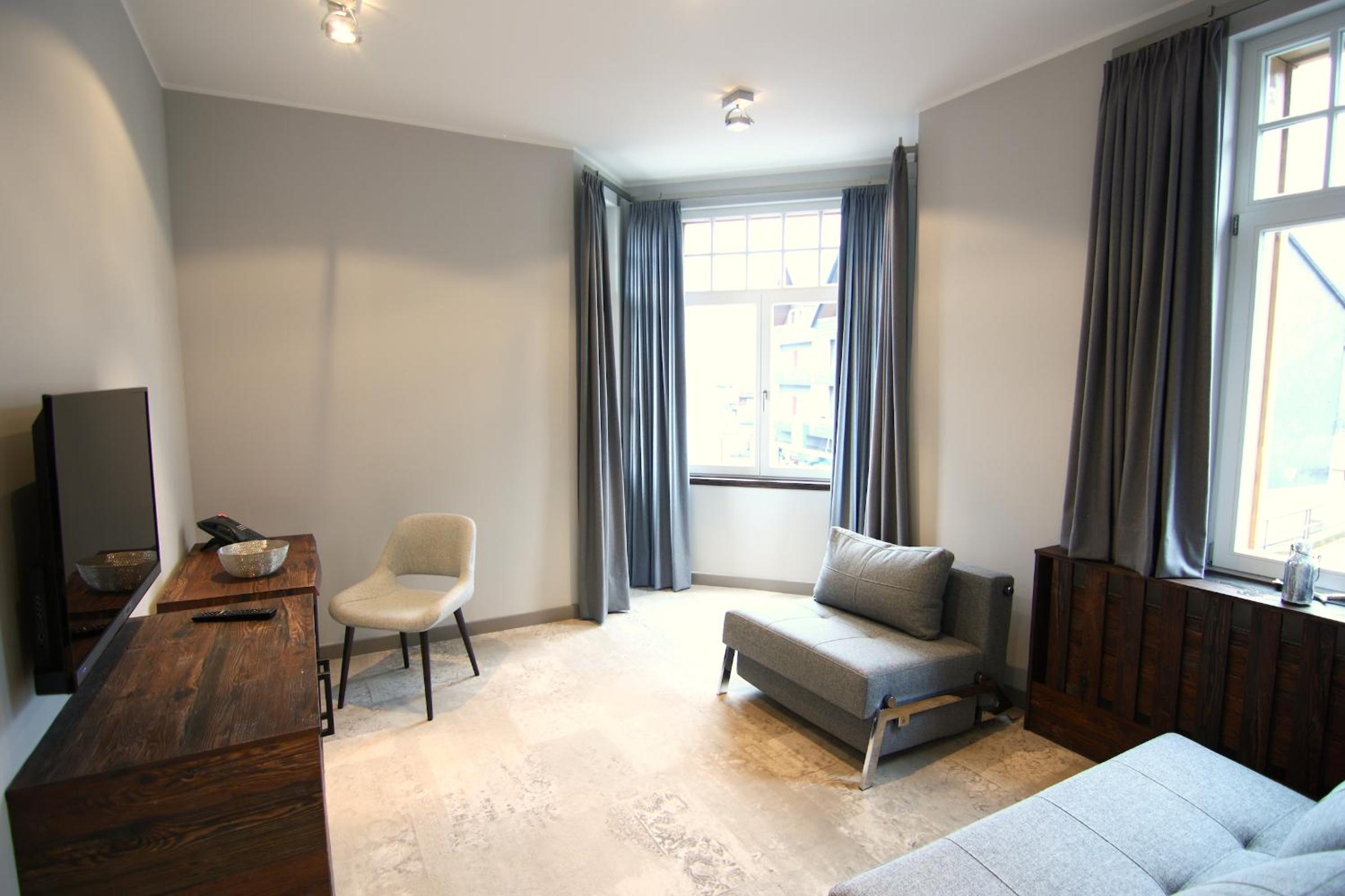 Suite - Photo 6
