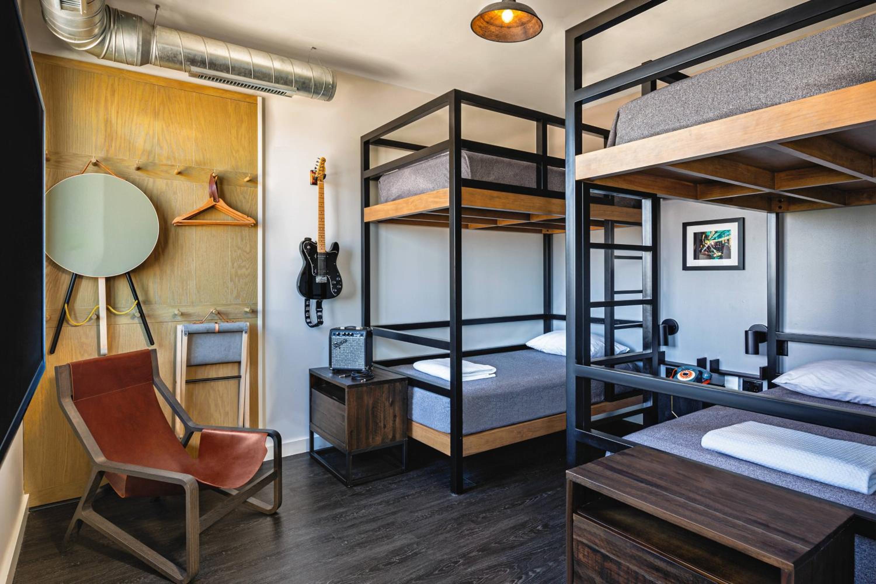 Room with Two Sets of Bunk Beds and Bathtub - Mobility Access/Hearing Accessible