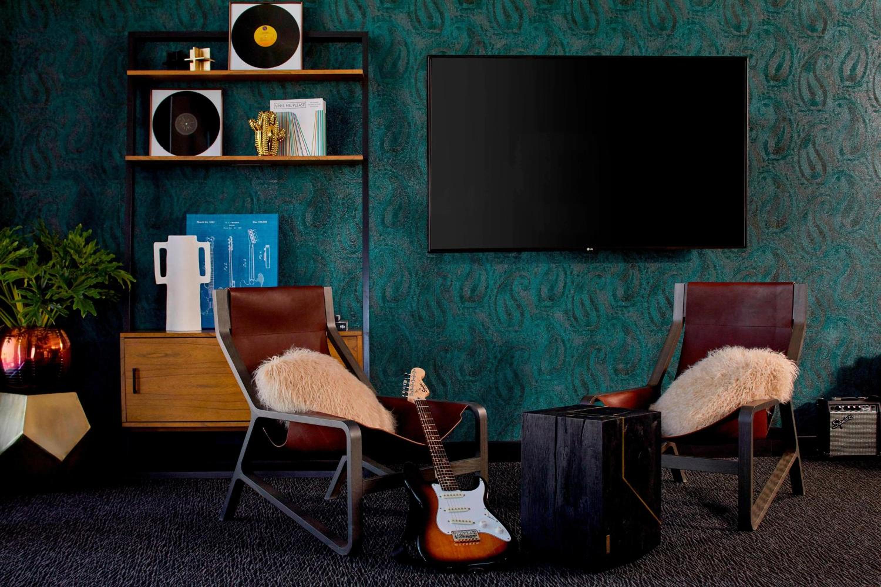 One King Suite photo 2
